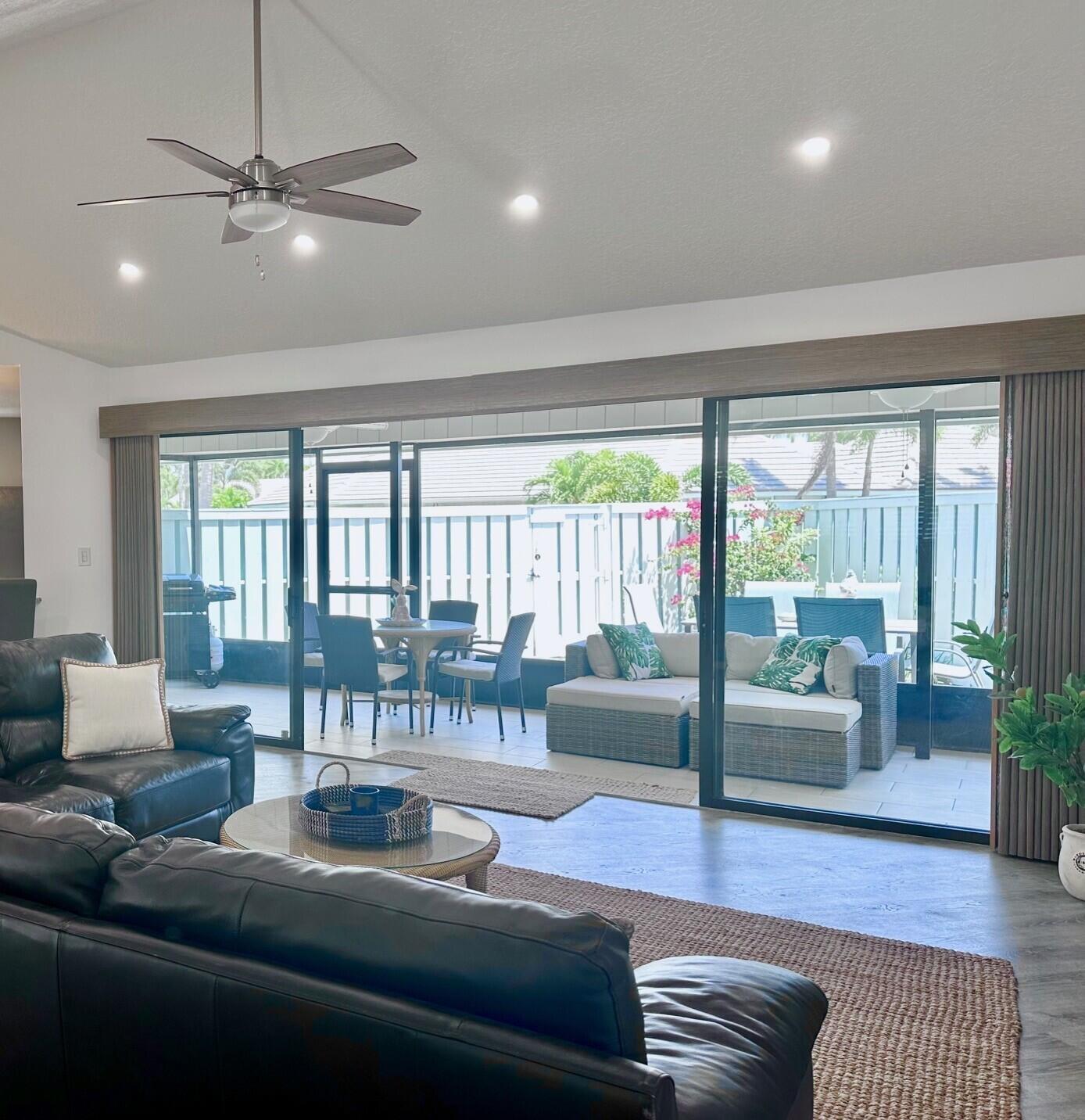 1127 E Seminole Avenue 29a