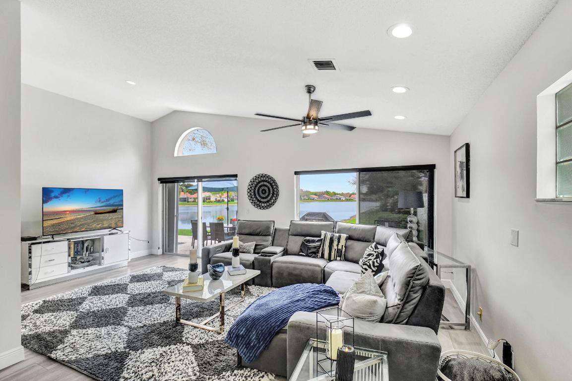 7946 Sailing Shores Terrace