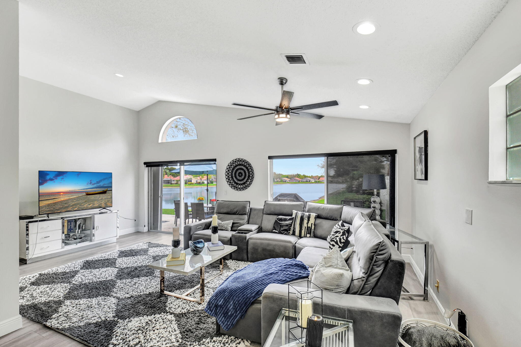 7946 Sailing Shores Terrace