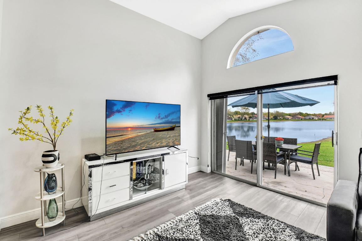 7946 Sailing Shores Terrace