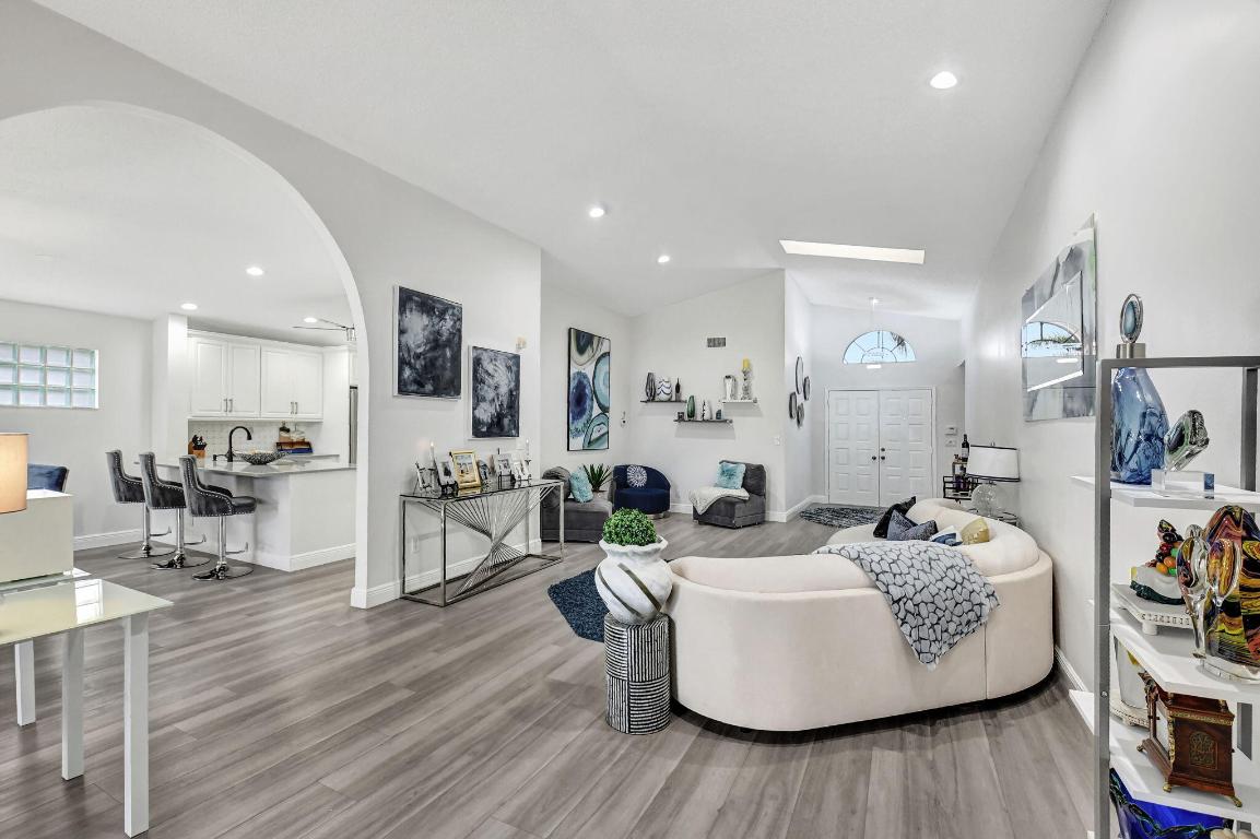 7946 Sailing Shores Terrace