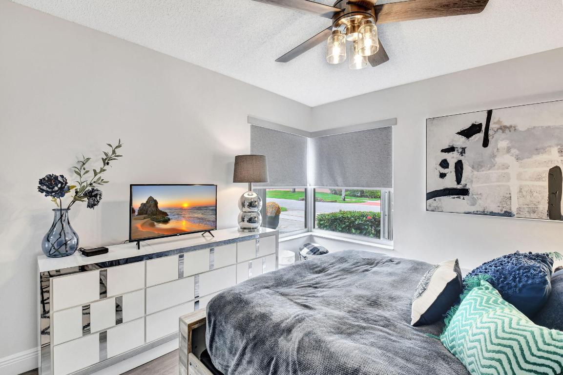 7946 Sailing Shores Terrace