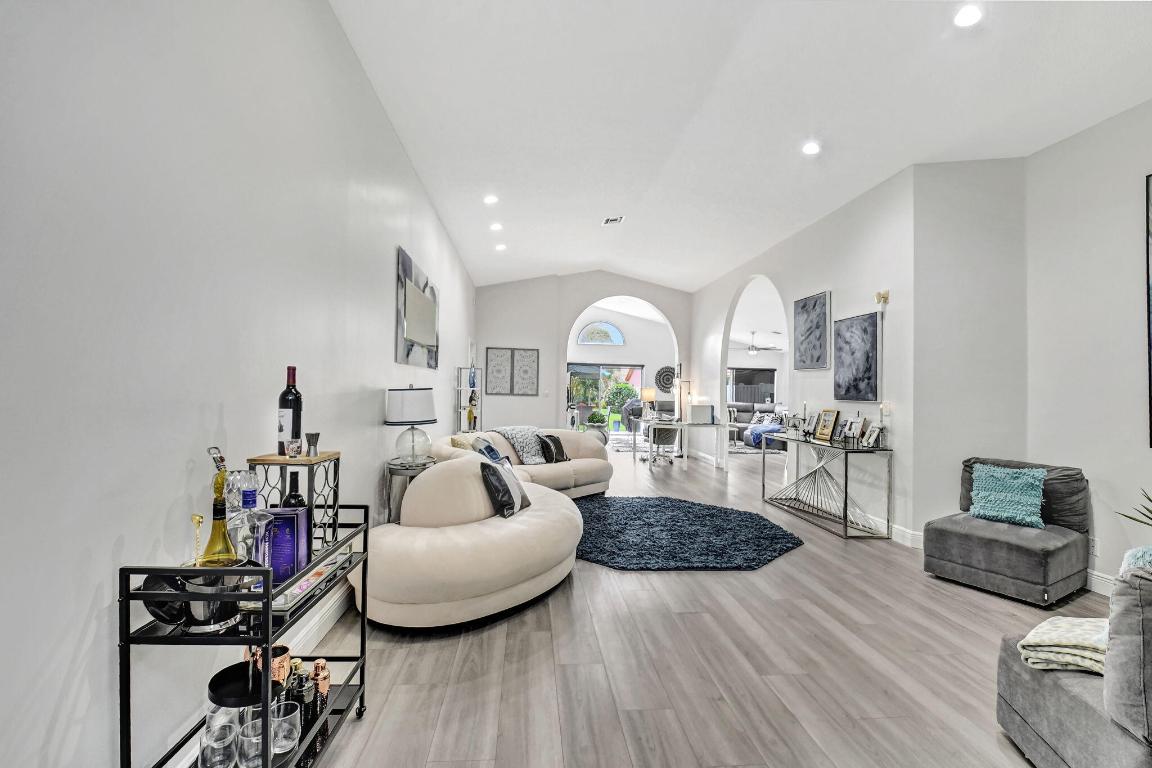 7946 Sailing Shores Terrace