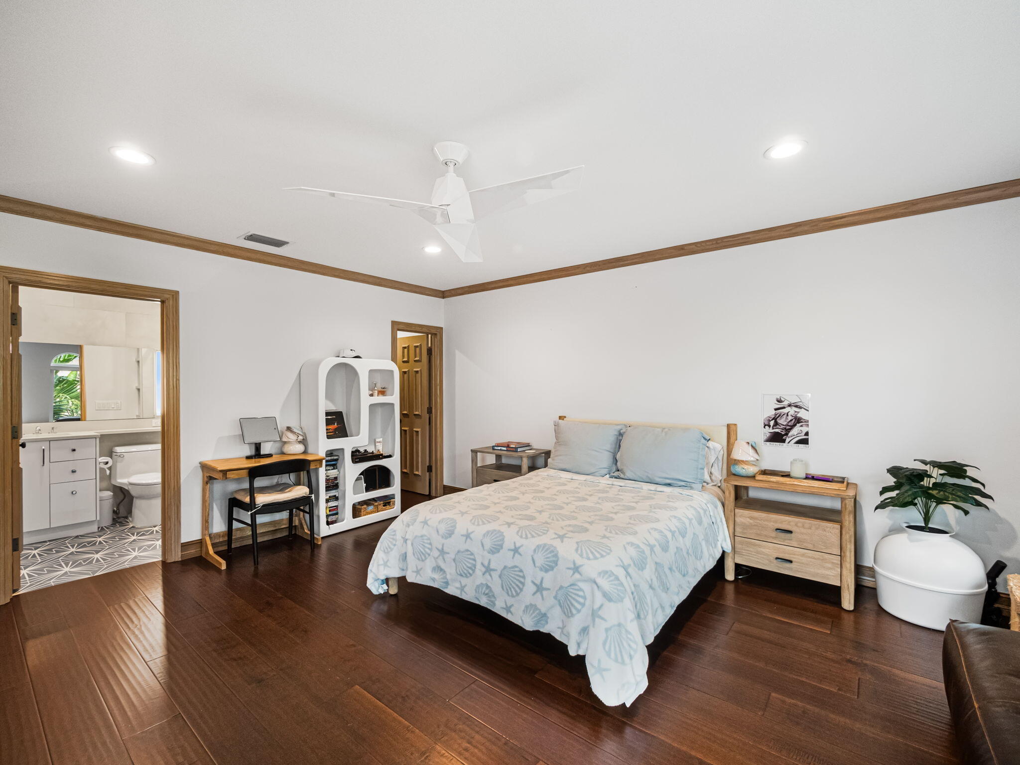 3299 Bridgegate Drive