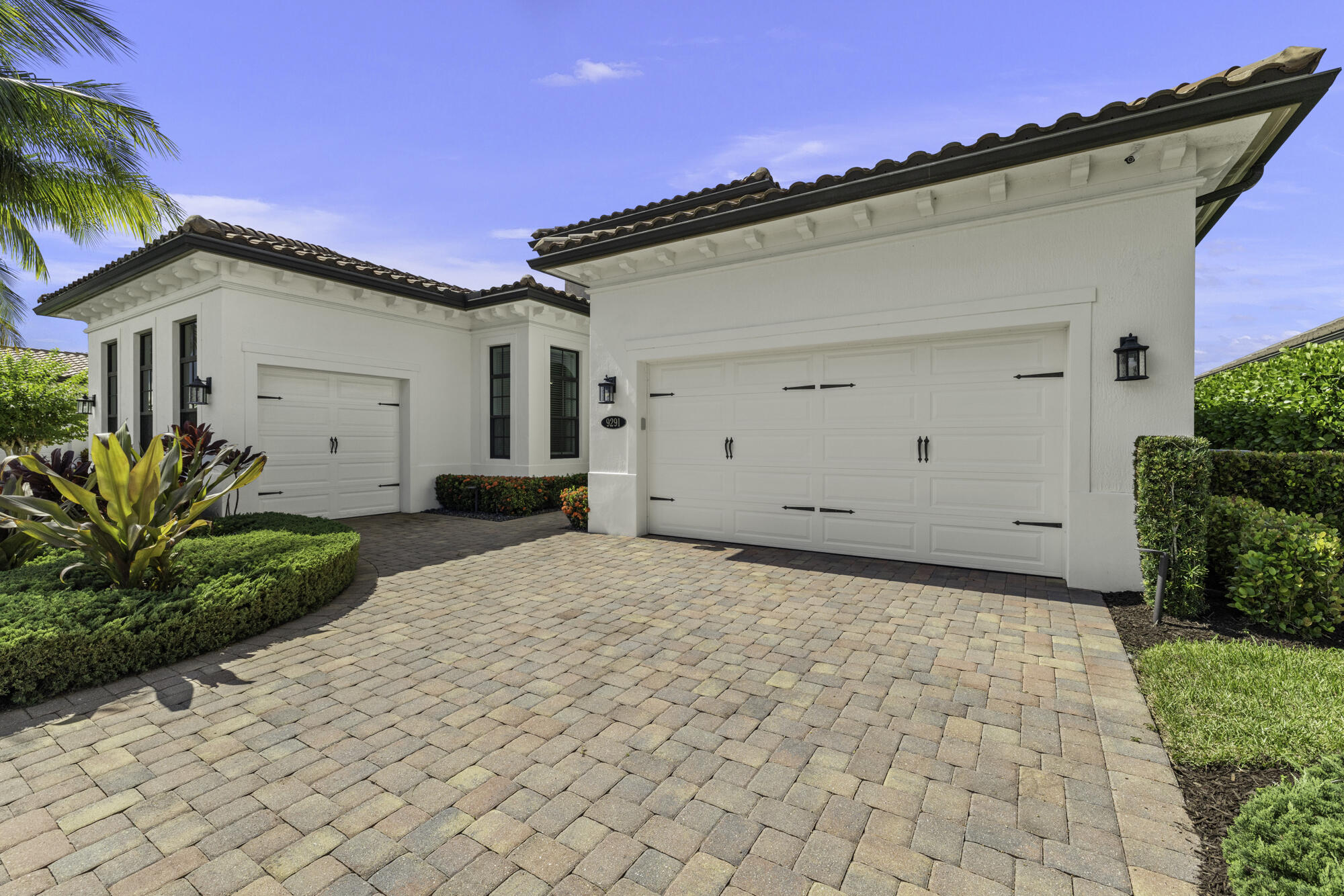 9291 Grand Prix Lane