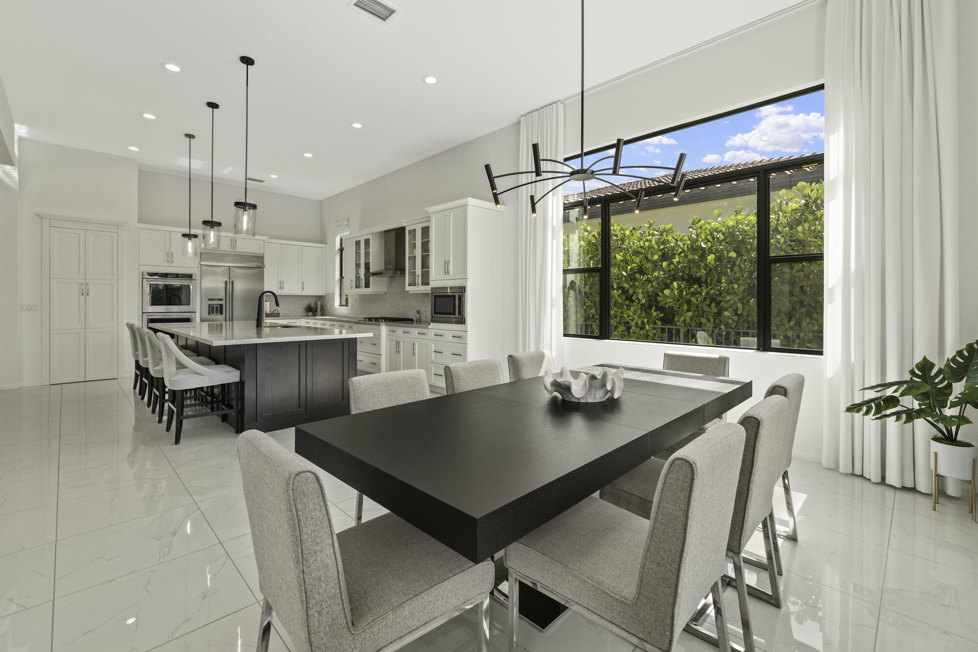 9291 Grand Prix Lane