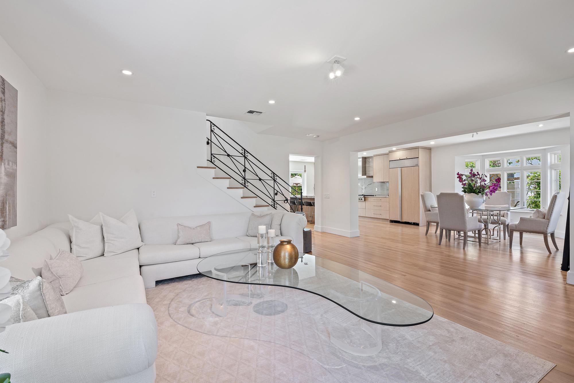306 Cordova Road