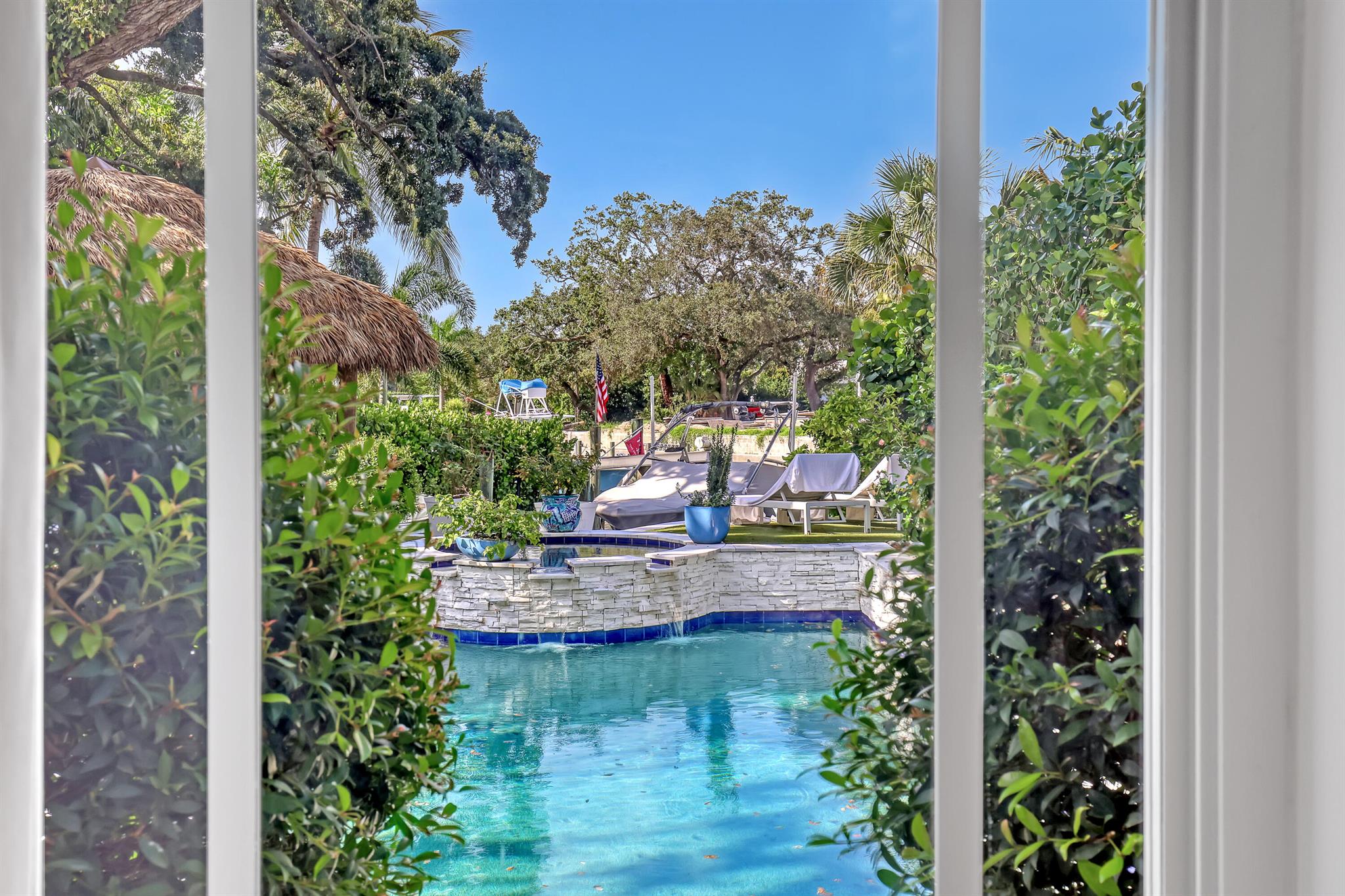 2338 Flamingo Road