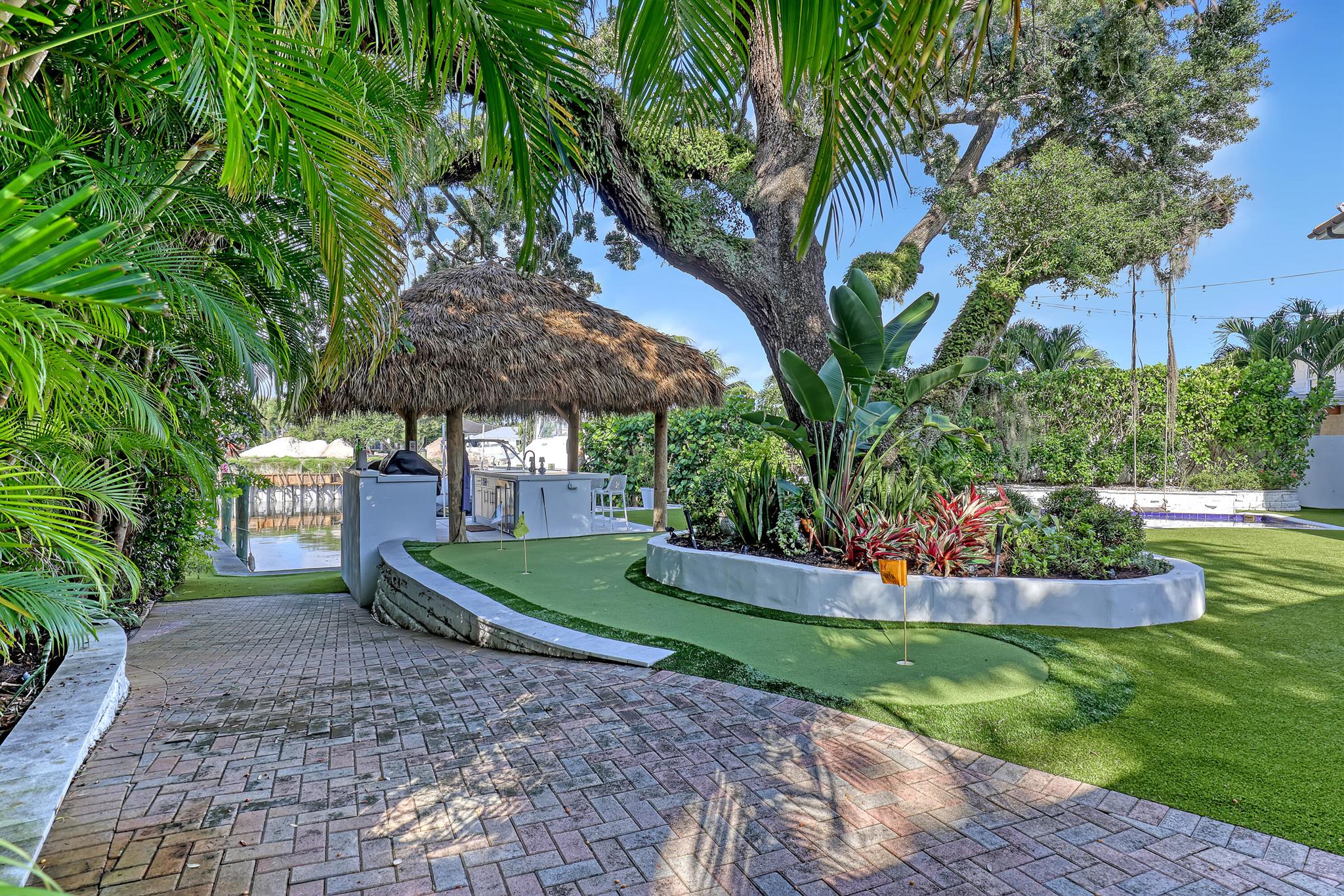 2338 Flamingo Road
