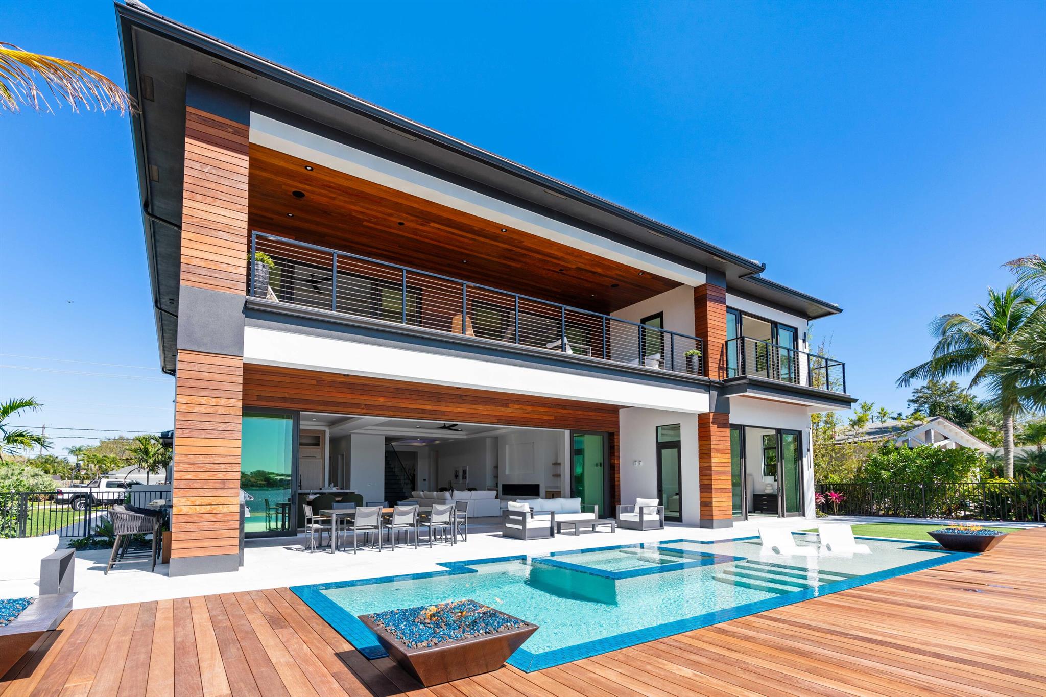 819 N Atlantic Drive