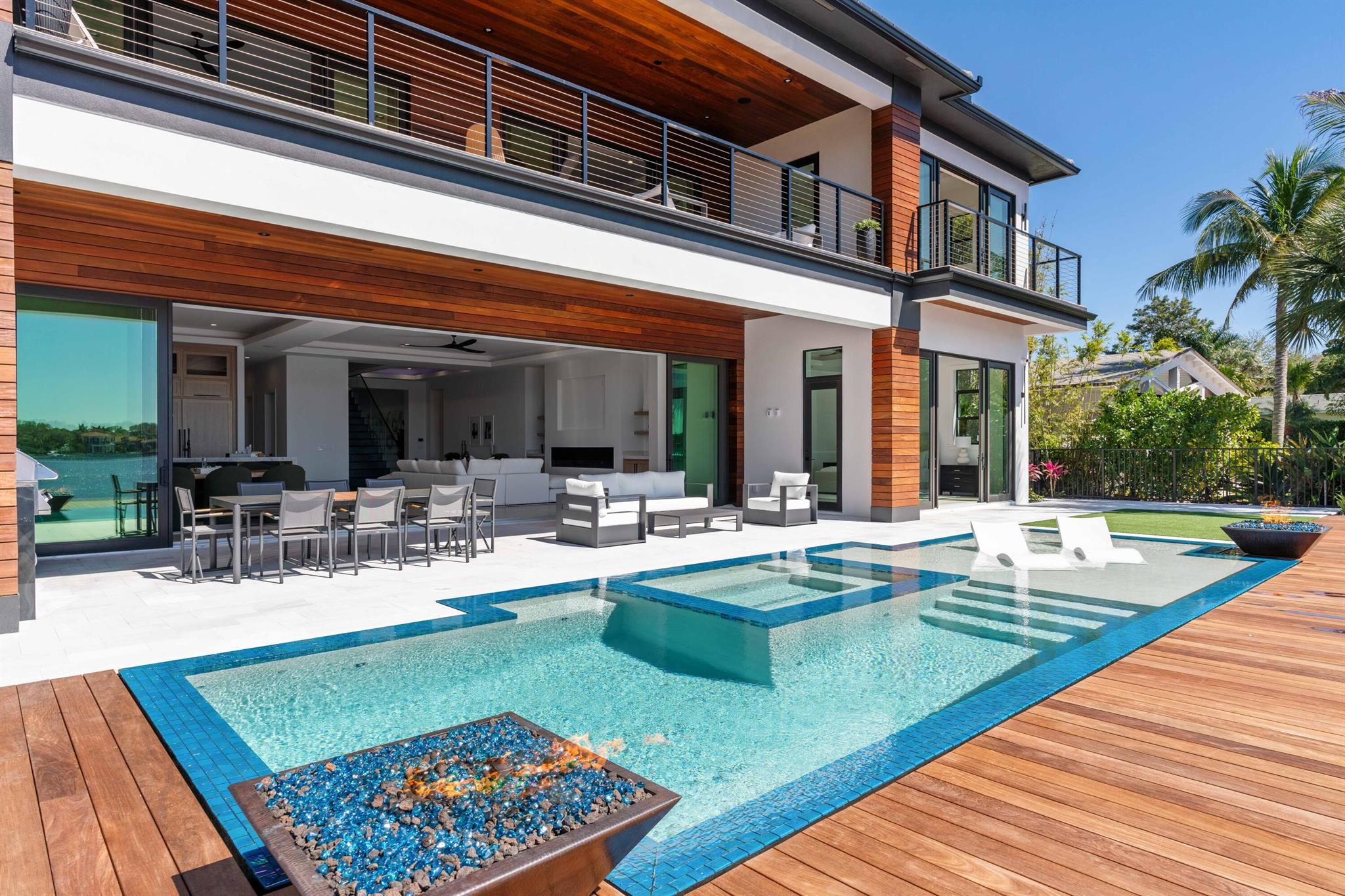 819 N Atlantic Drive