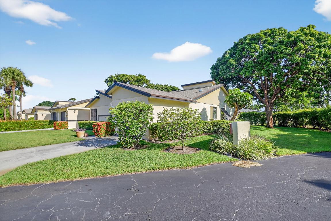 10 Ridge Point Drive D