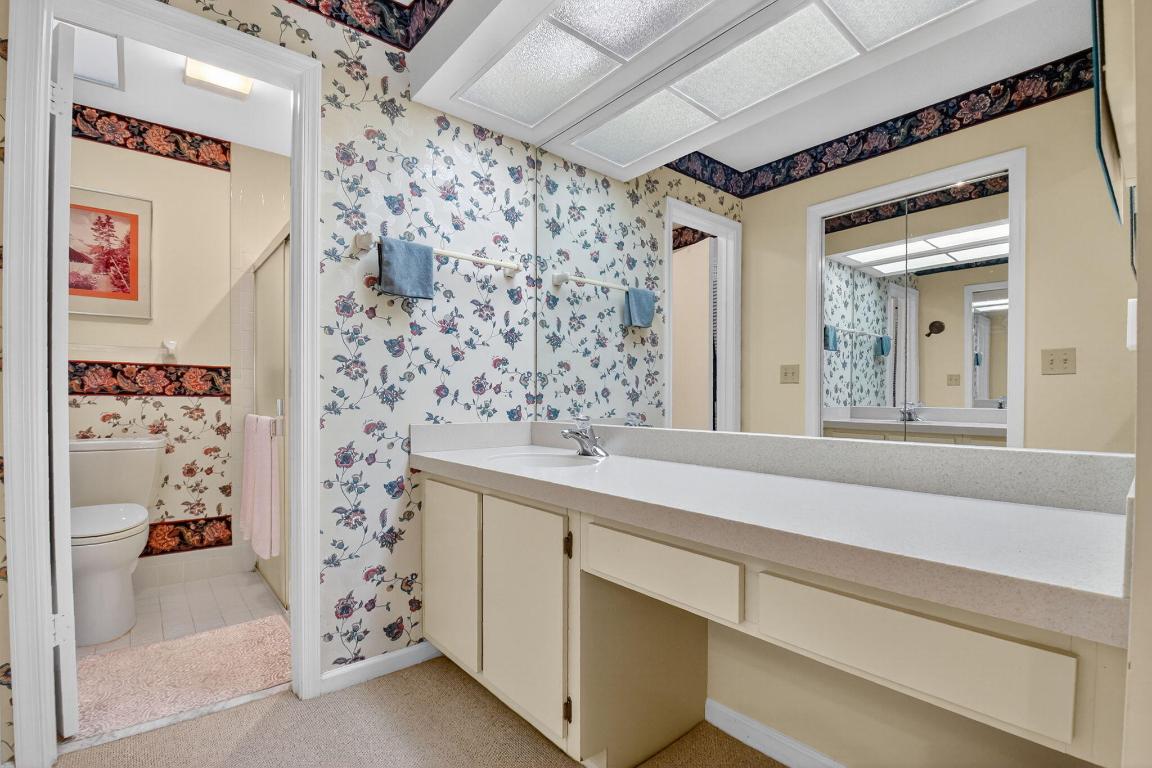 10 Ridge Point Drive D