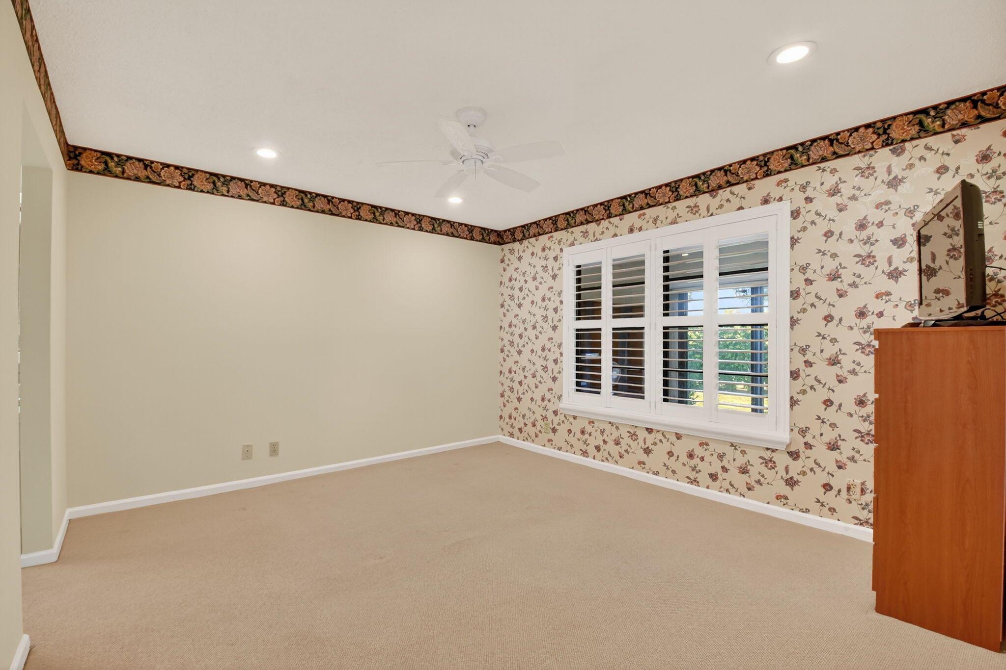 10 Ridge Point Drive D