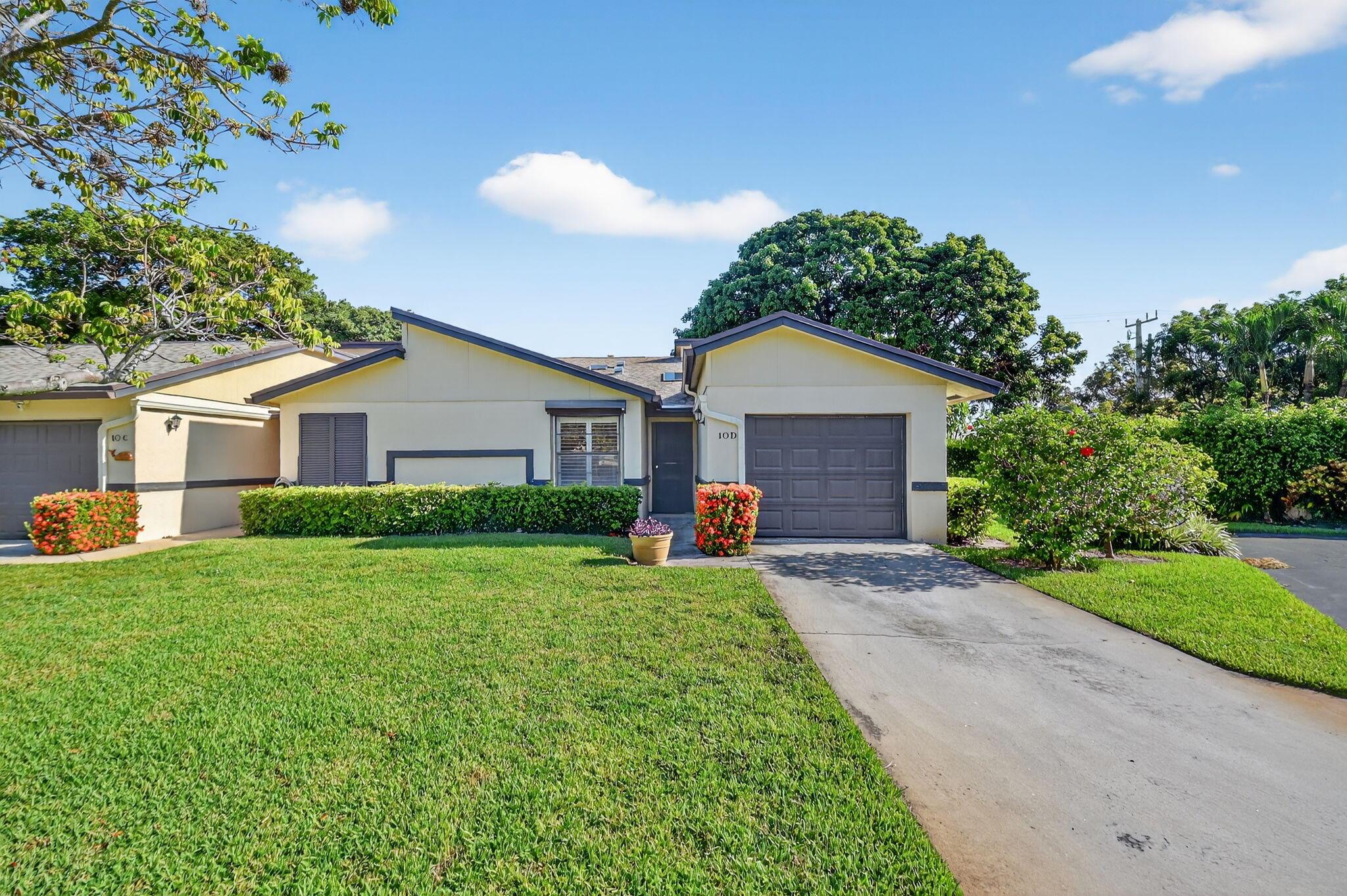 10 Ridge Point Drive D