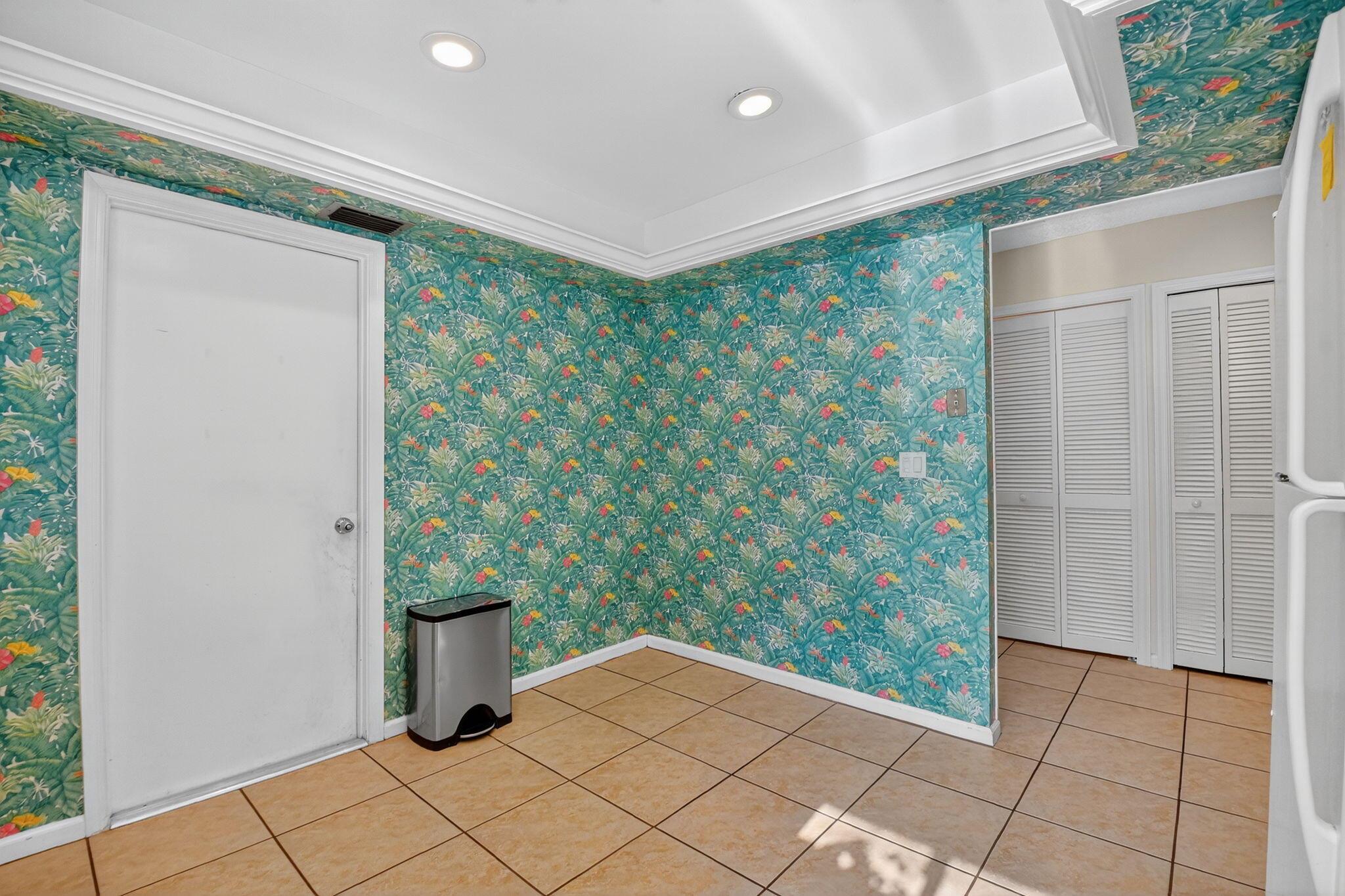 10 Ridge Point Drive D