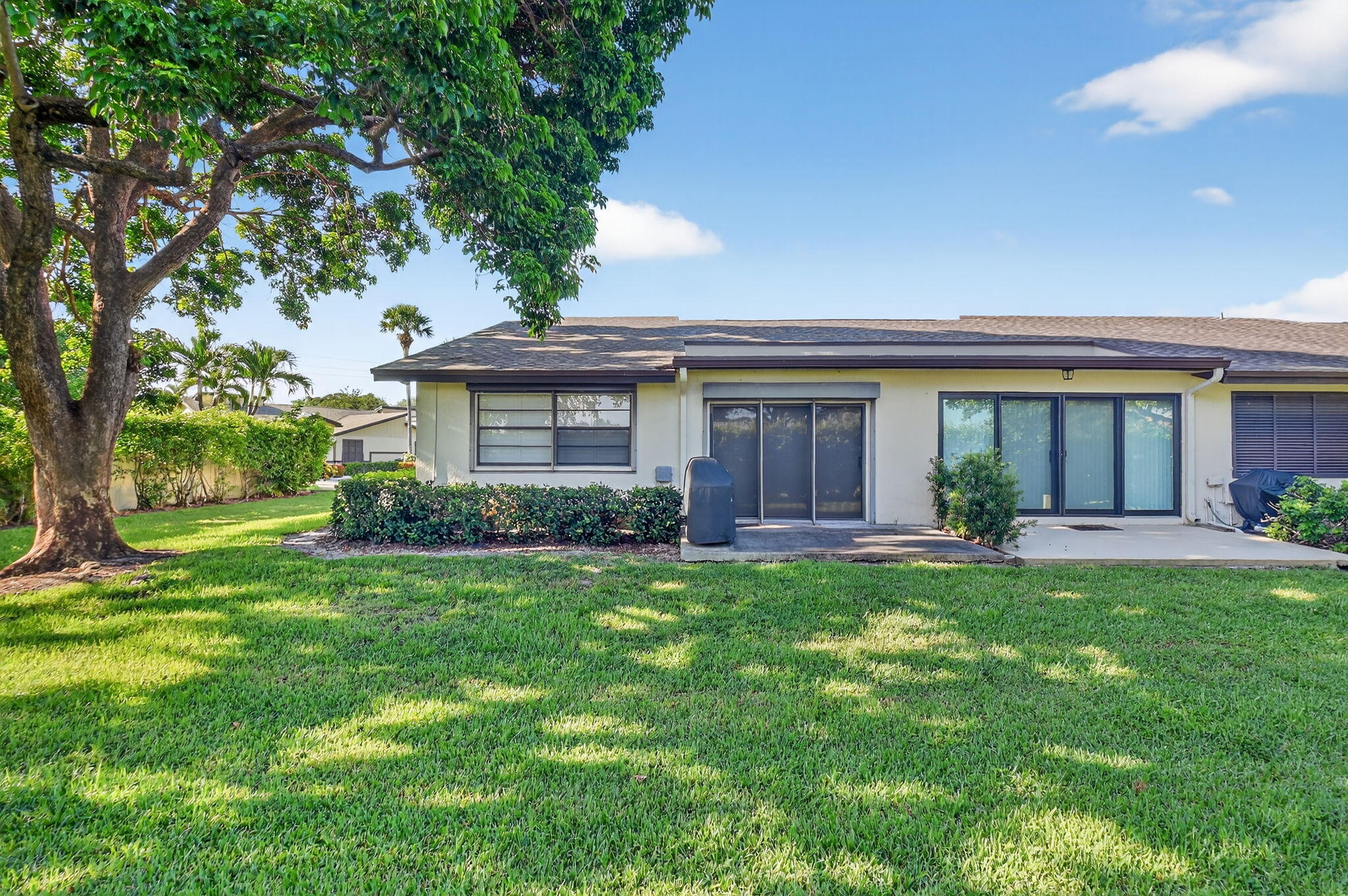 10 Ridge Point Drive D