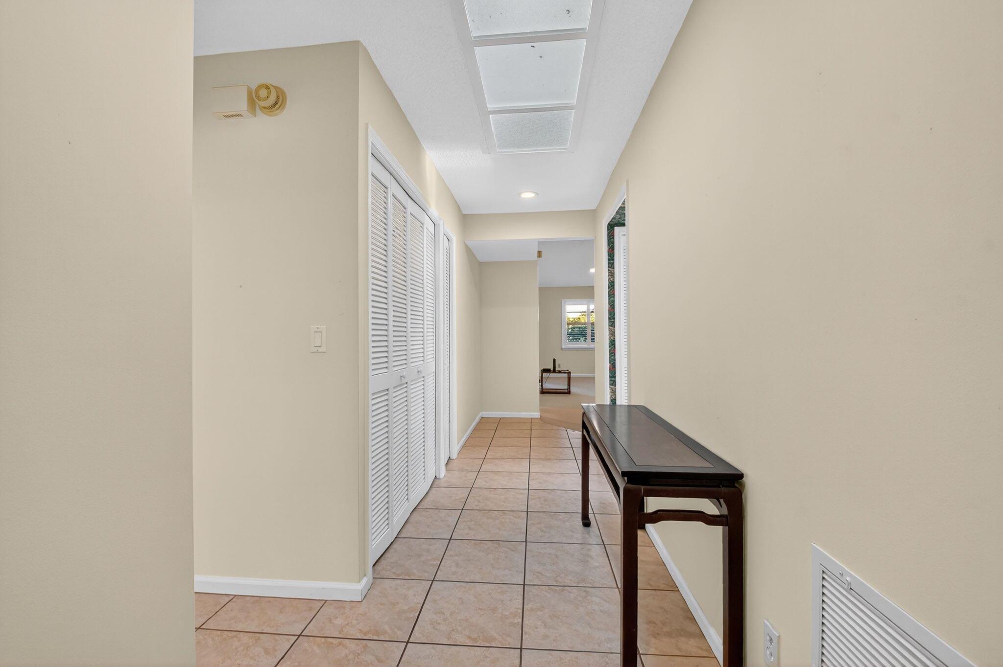 10 Ridge Point Drive D