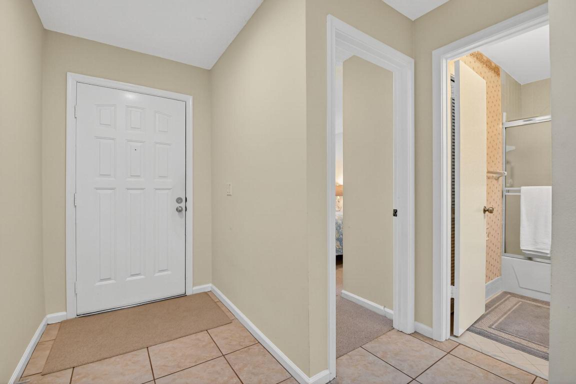 10 Ridge Point Drive D