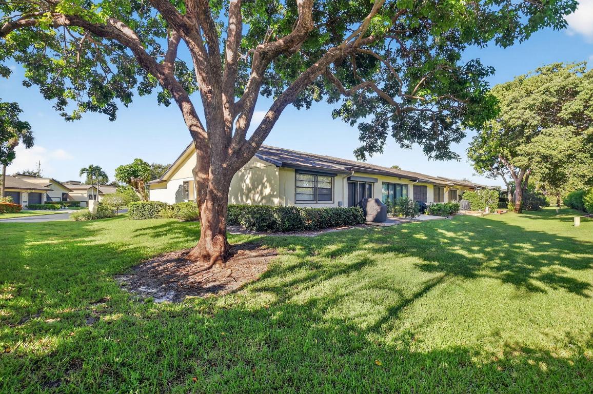 10 Ridge Point Drive D