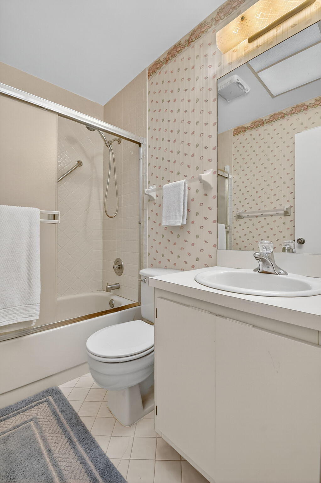 10 Ridge Point Drive D