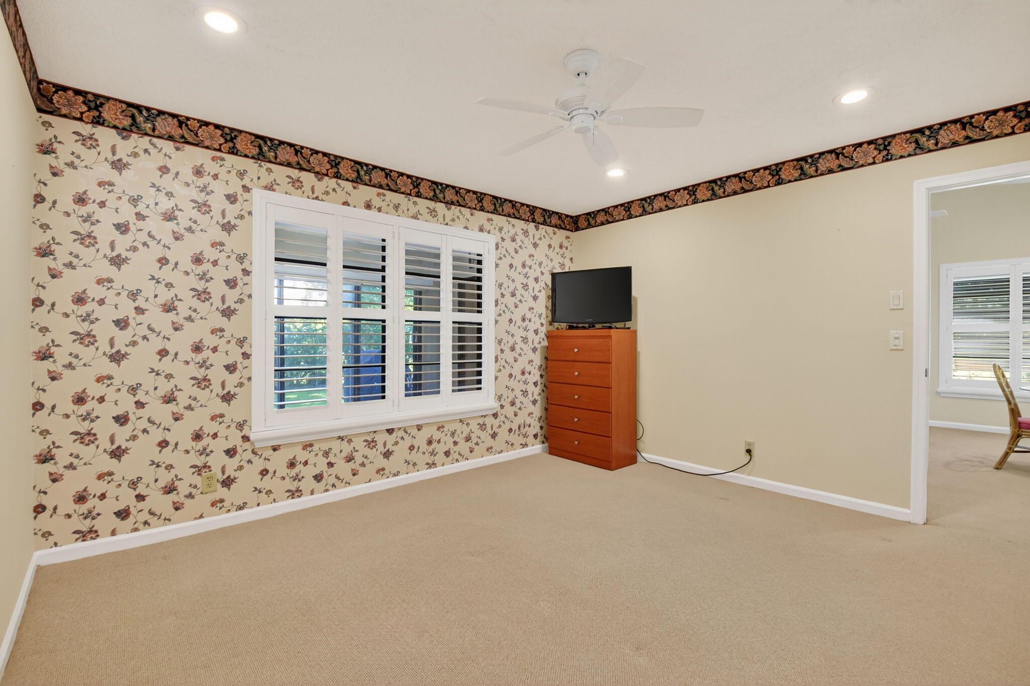 10 Ridge Point Drive D