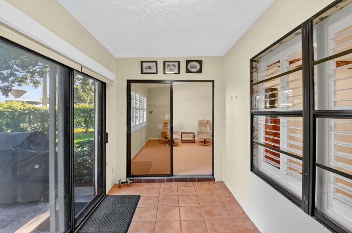 10 Ridge Point Drive D