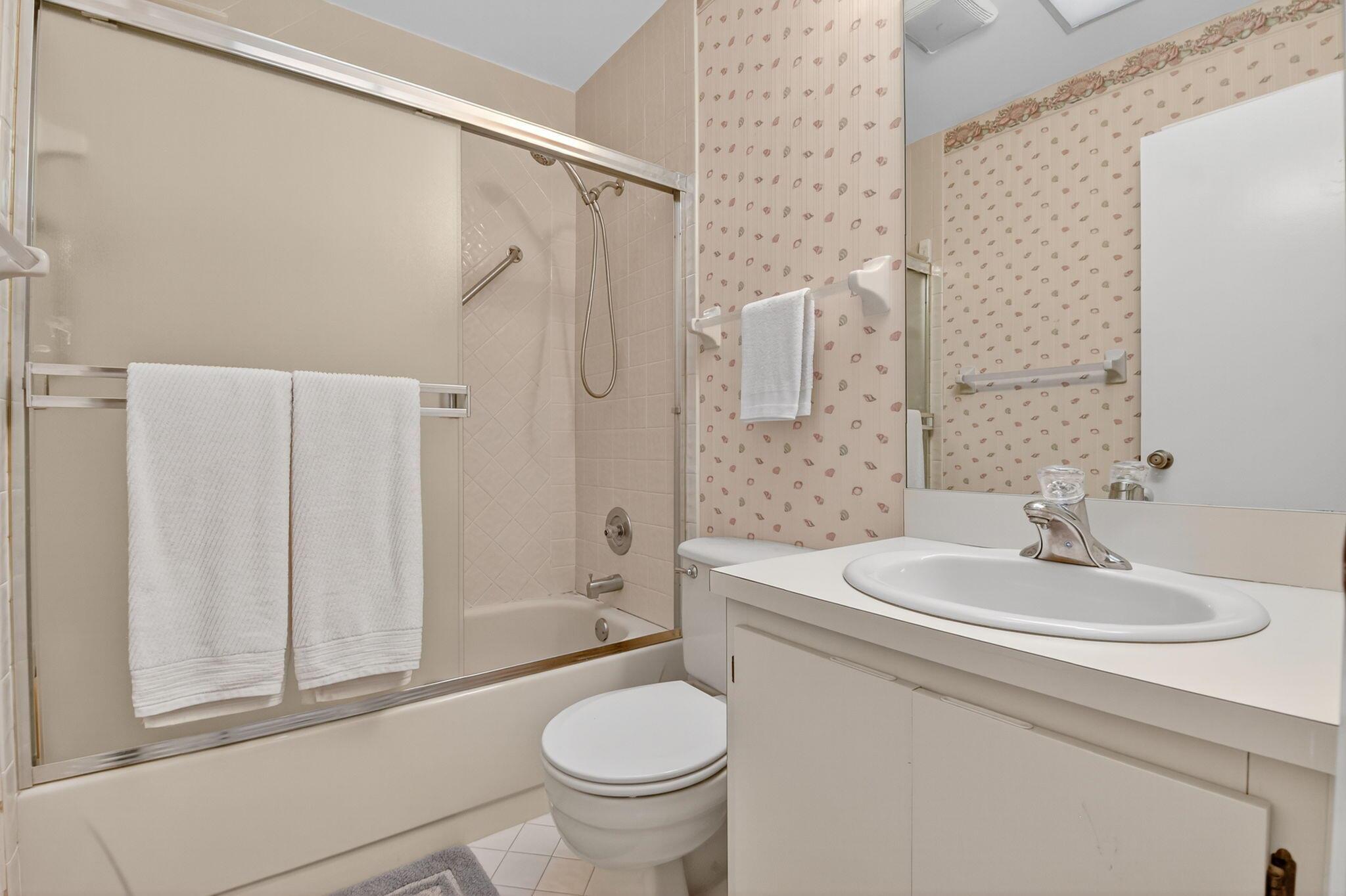 10 Ridge Point Drive D