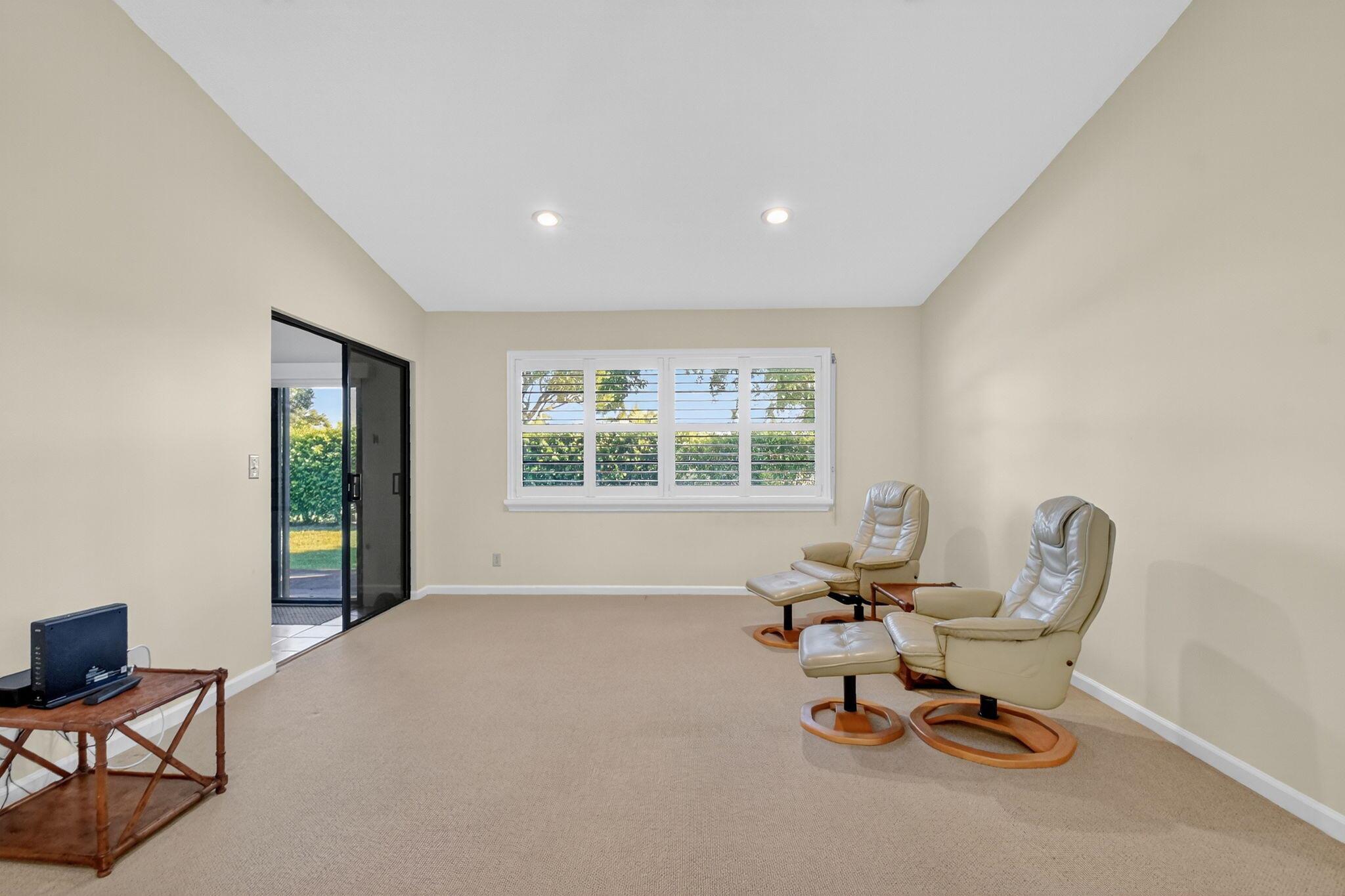 10 Ridge Point Drive D