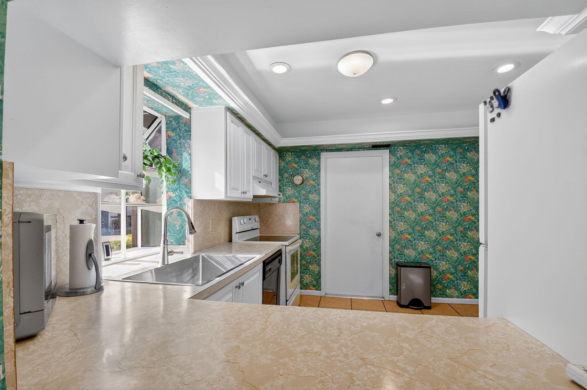 10 Ridge Point Drive D