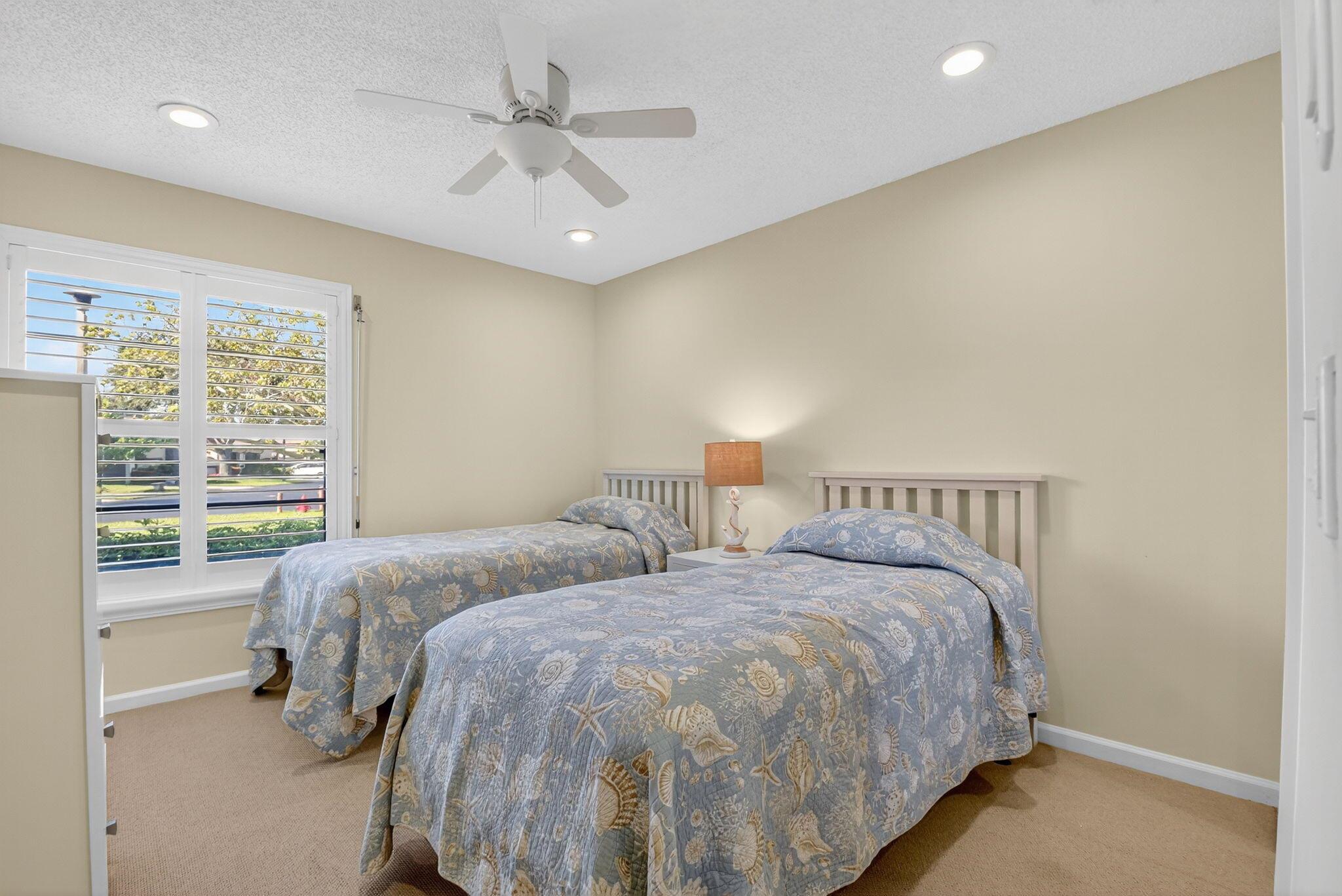 10 Ridge Point Drive D