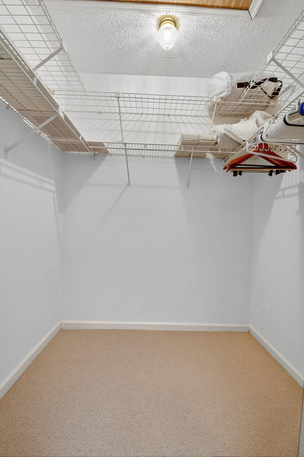 10 Ridge Point Drive D