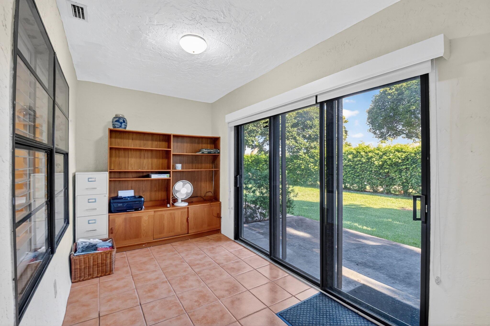 10 Ridge Point Drive D