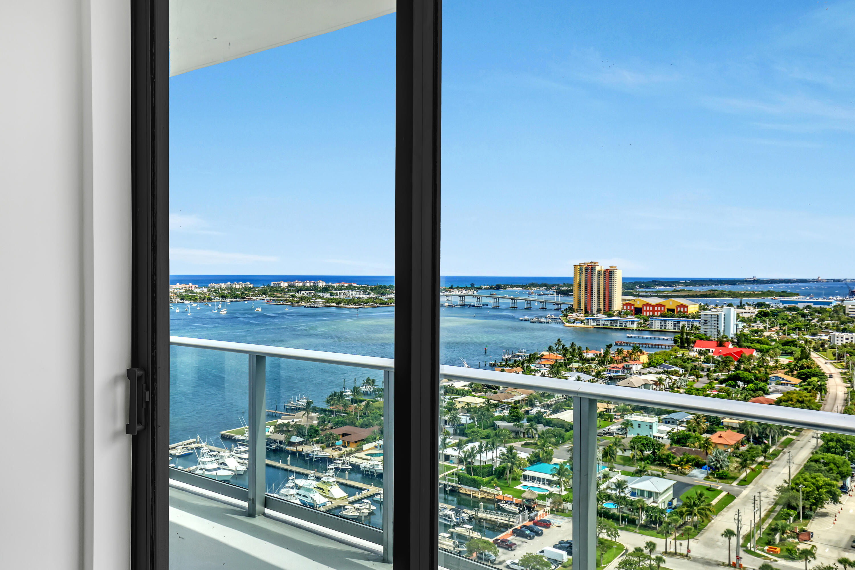 220 Lake Shore Drive N-2103