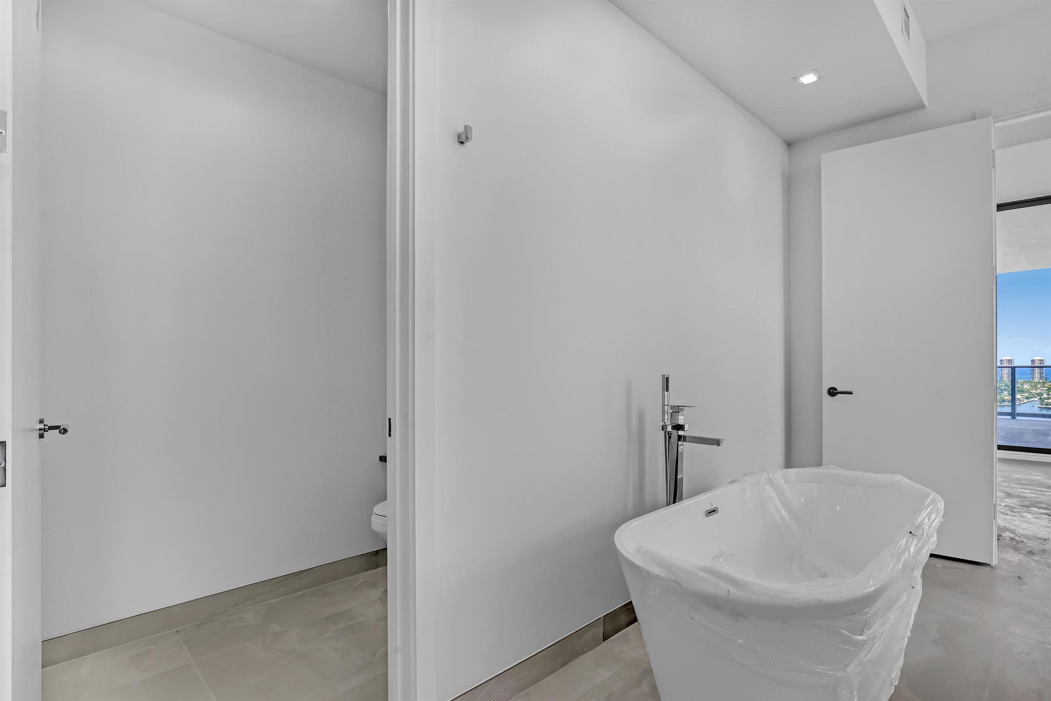 220 Lake Shore Drive N-2103