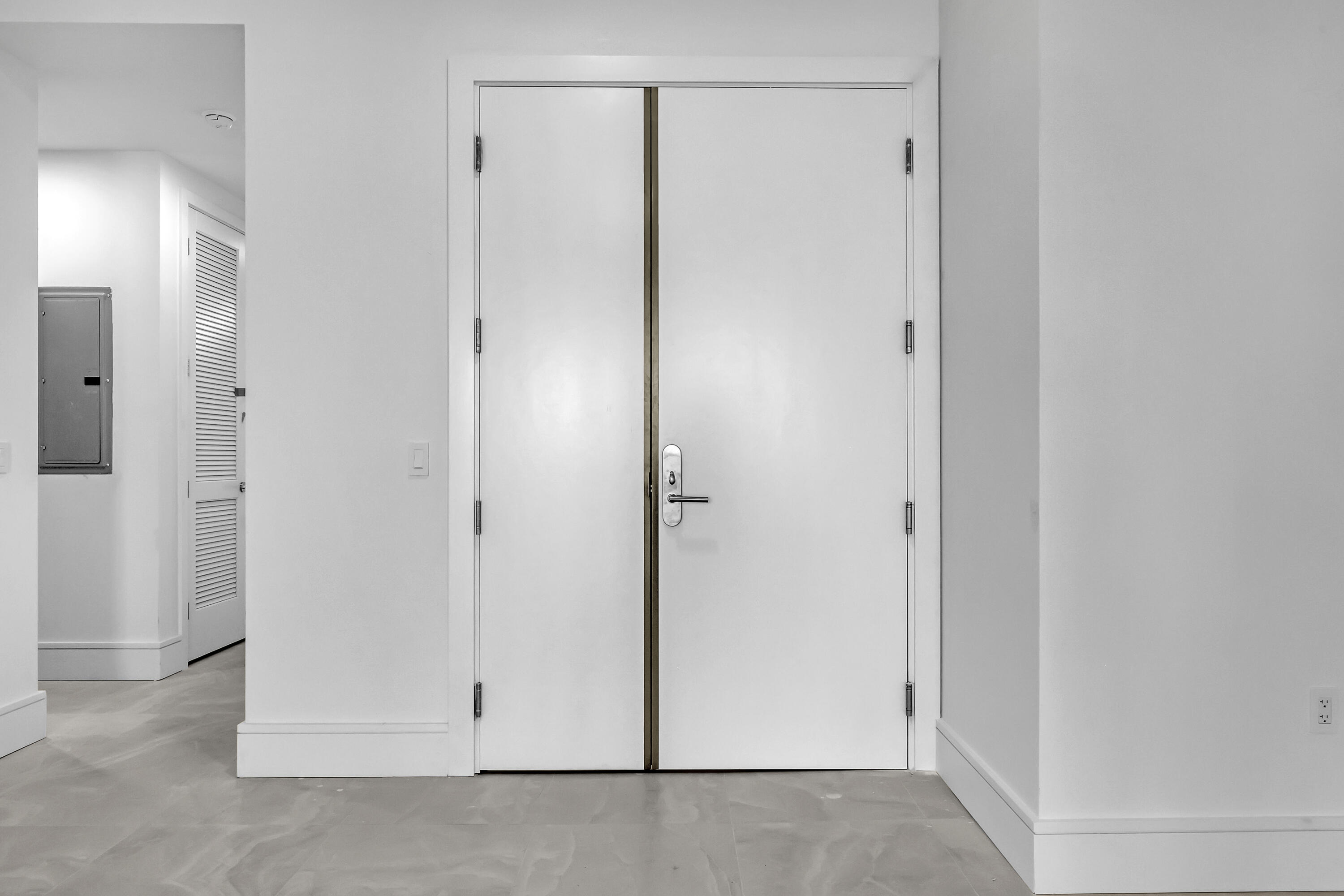 220 Lake Shore Drive N-2103