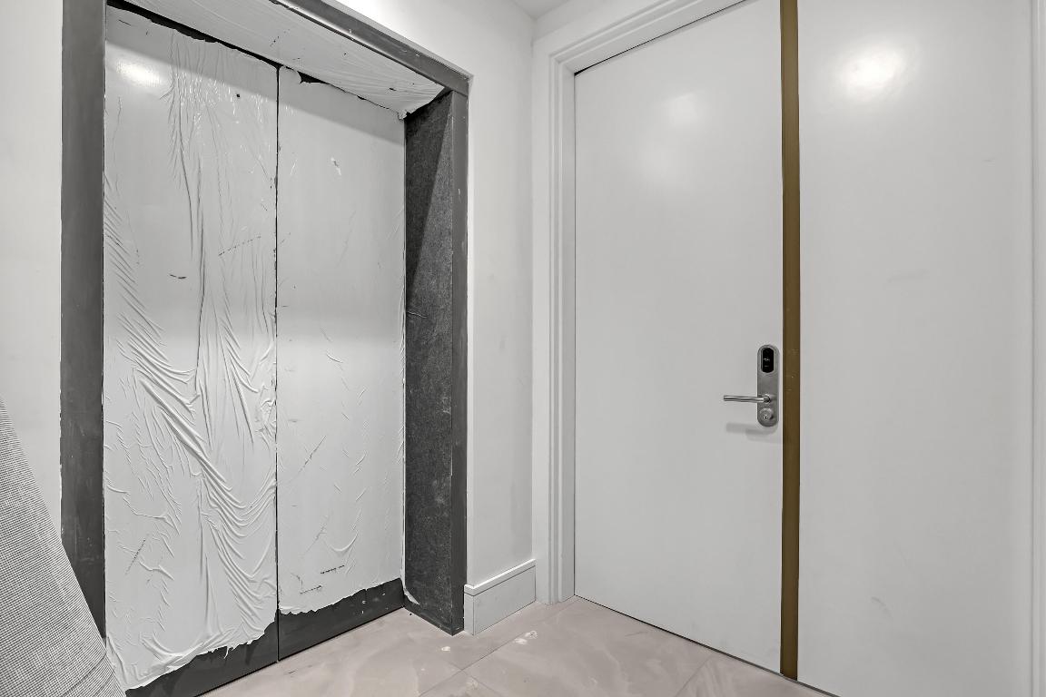 220 Lake Shore Drive N-2103