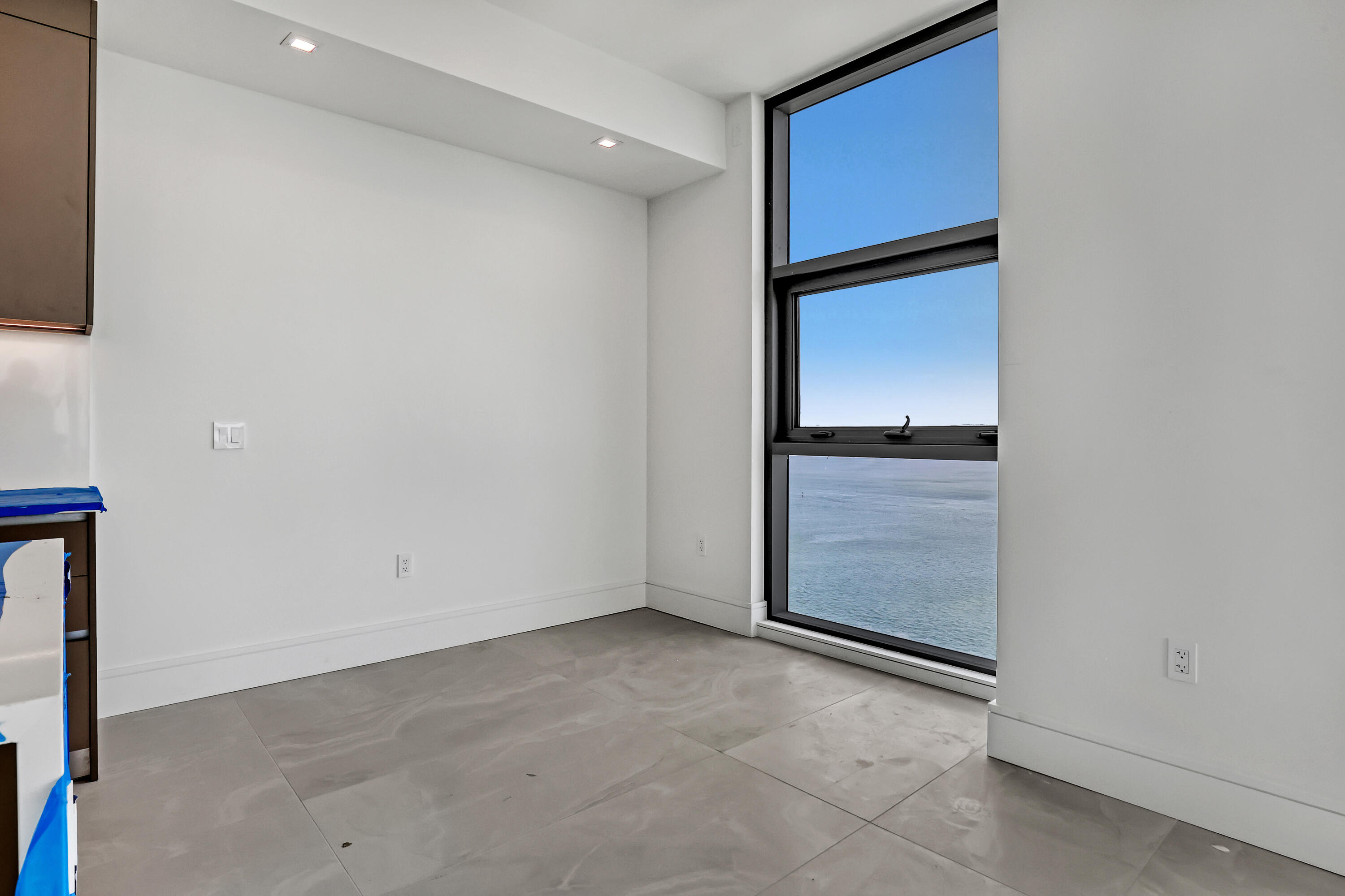 220 Lake Shore Drive N-2103