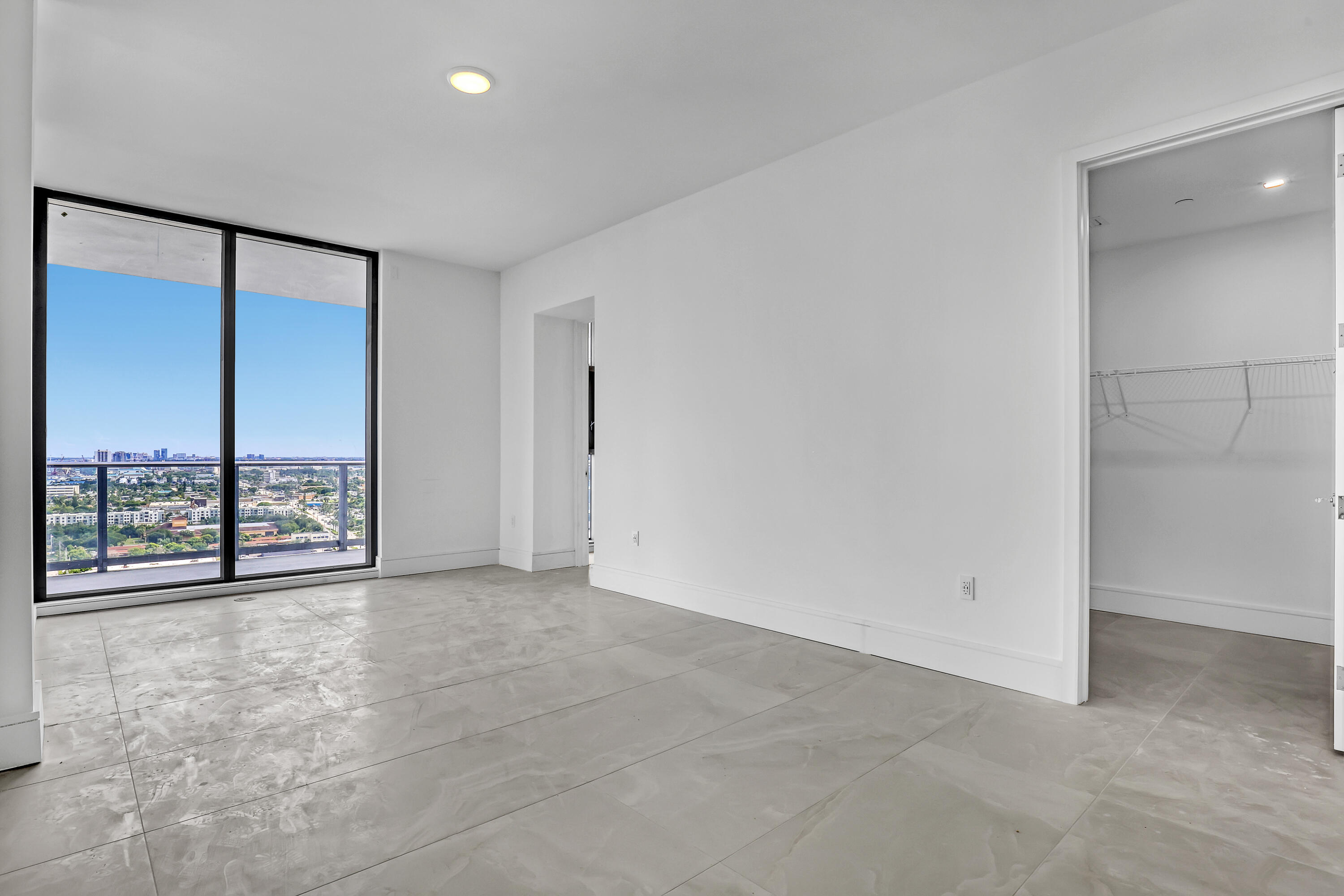 220 Lake Shore Drive N-2103