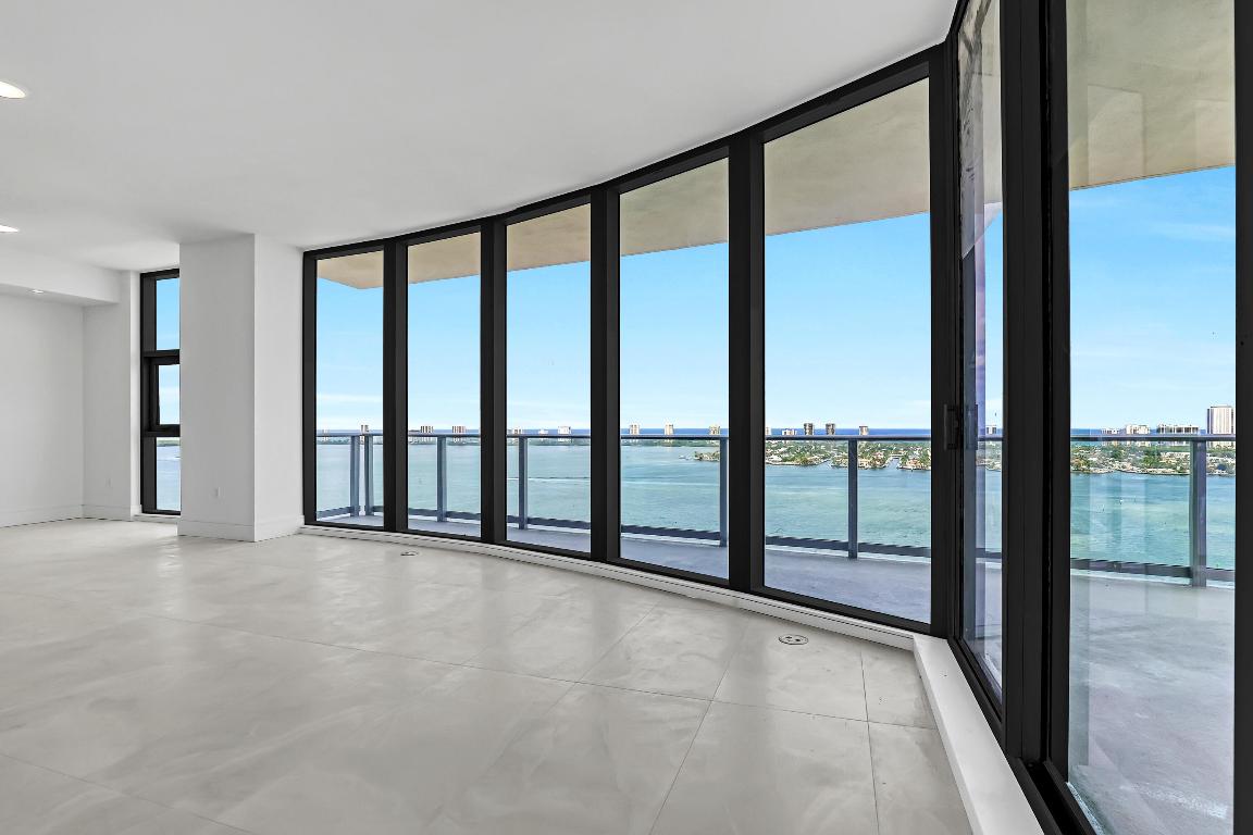 220 Lake Shore Drive N-2103