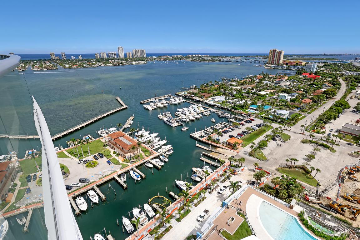 220 Lake Shore Drive N-2103