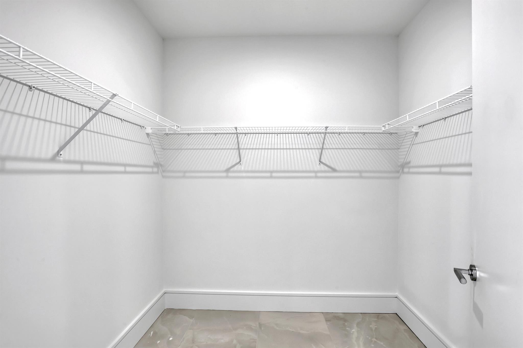 220 Lake Shore Drive N-2103