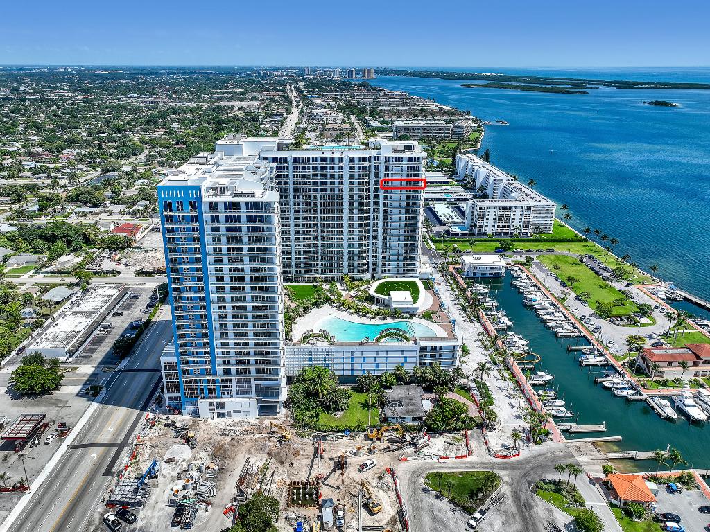 220 Lake Shore Drive N-2103