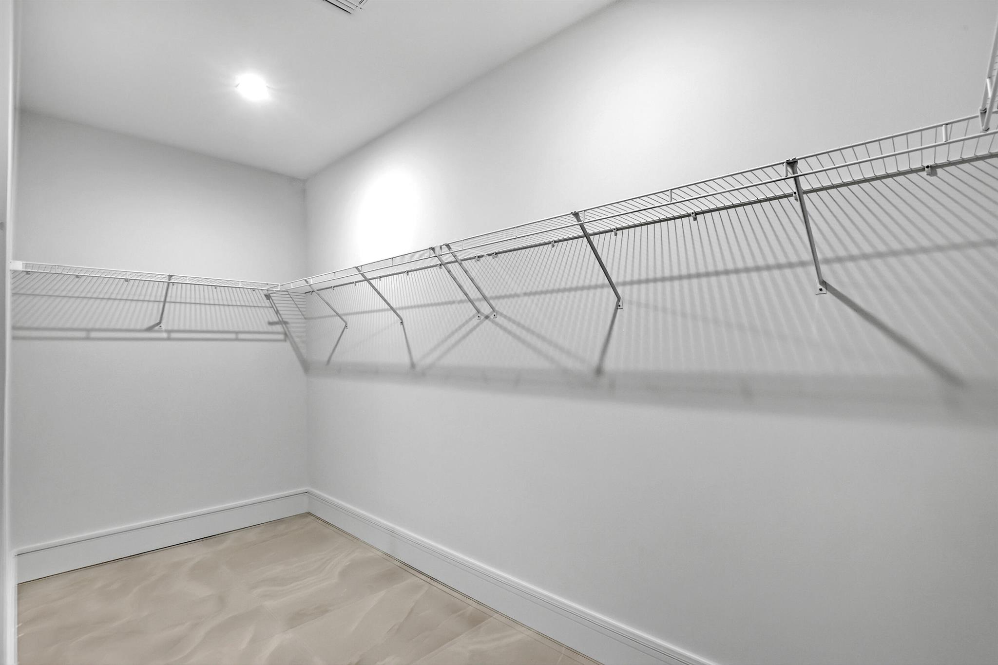 220 Lake Shore Drive N-2103