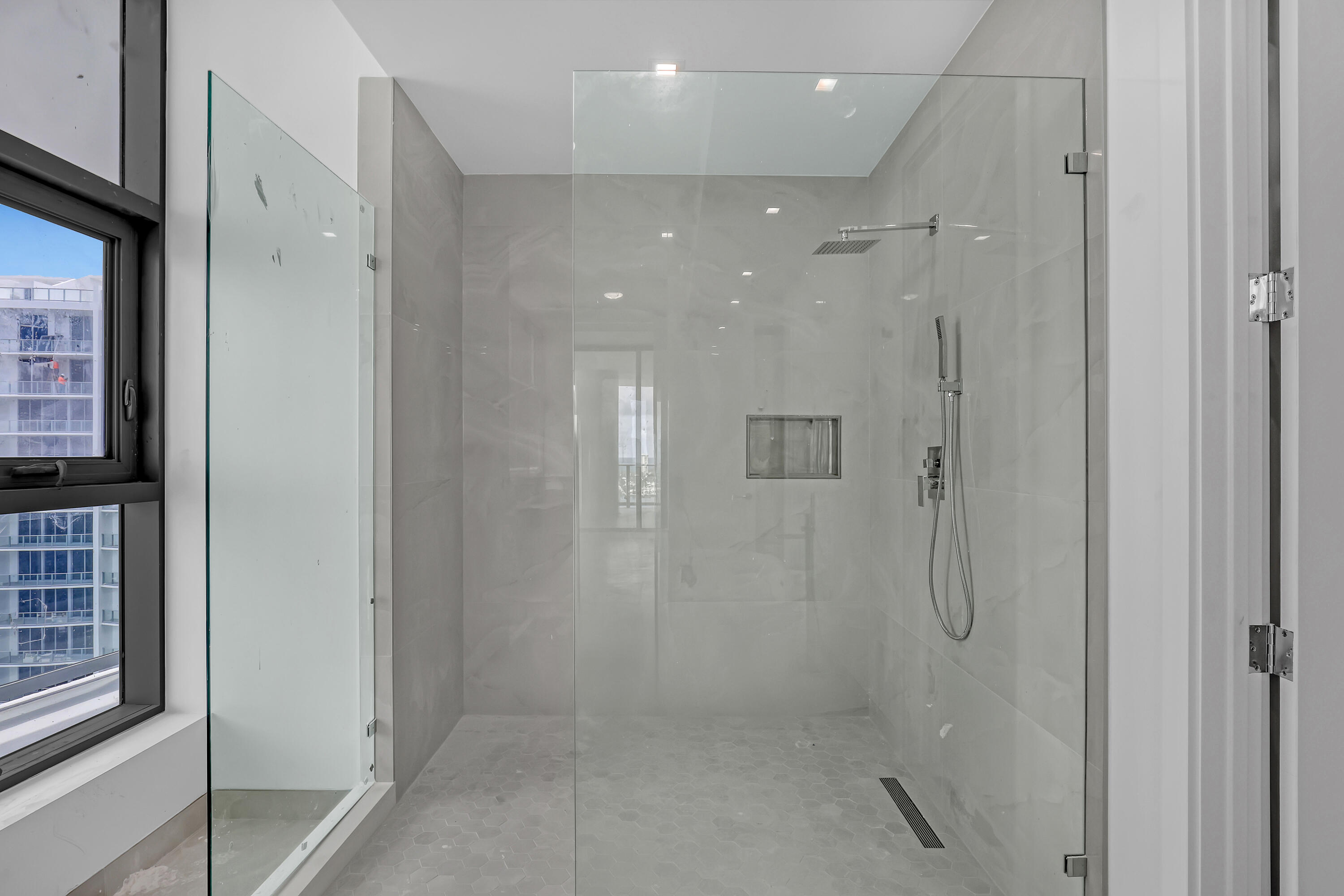 220 Lake Shore Drive N-2103