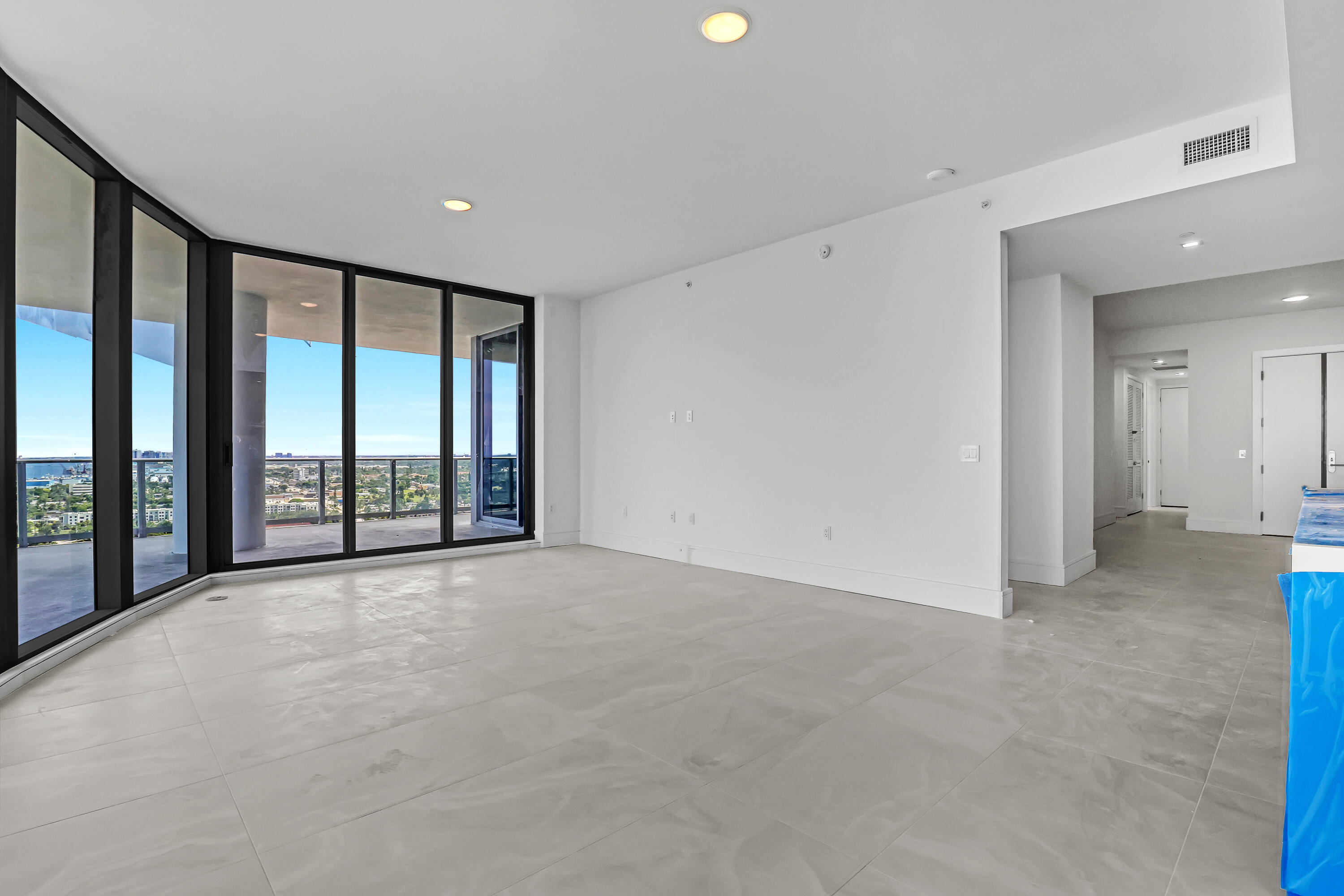 220 Lake Shore Drive N-2103