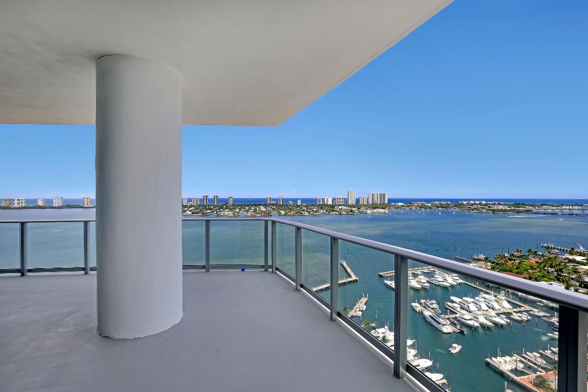 220 Lake Shore Drive N-2103