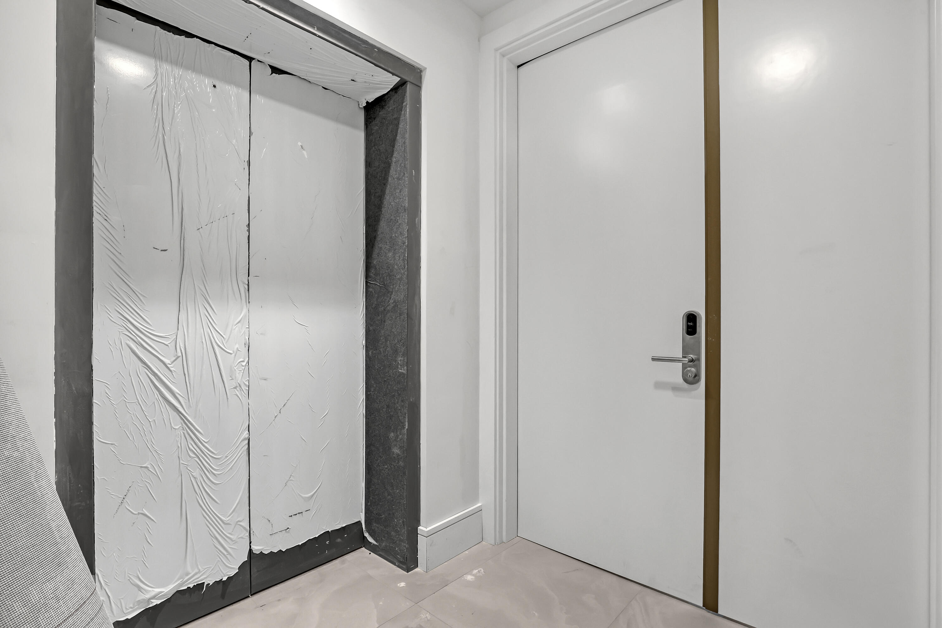 220 Lake Shore Drive N-2103