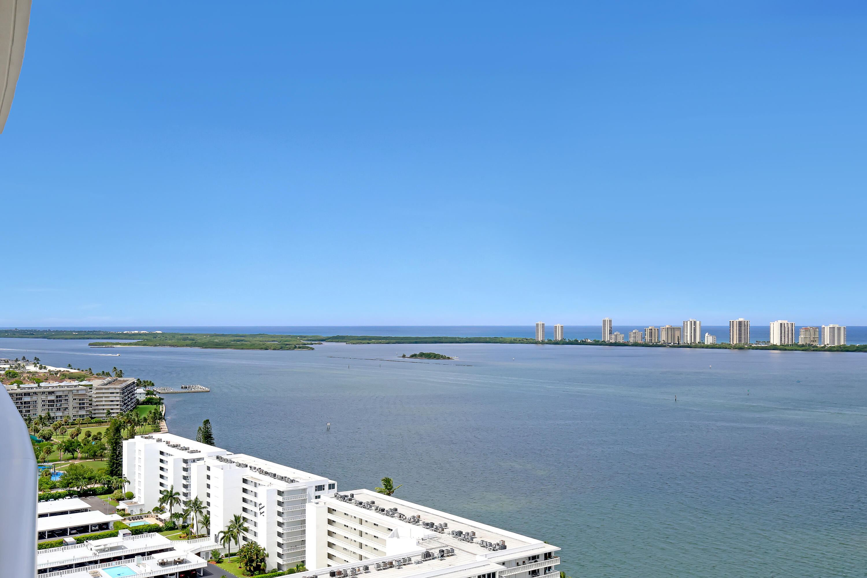 220 Lake Shore Drive N-2103