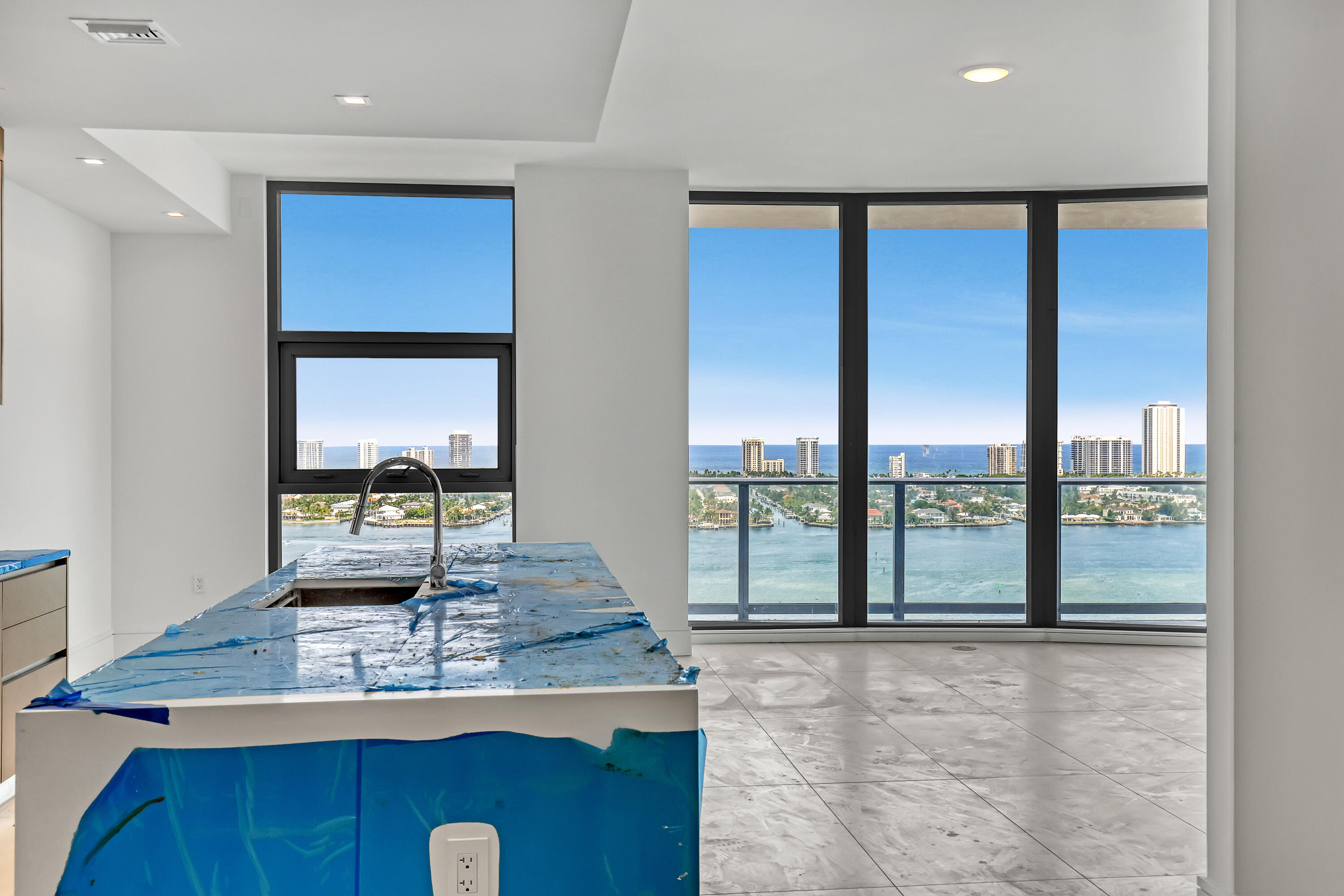 220 Lake Shore Drive N-2103